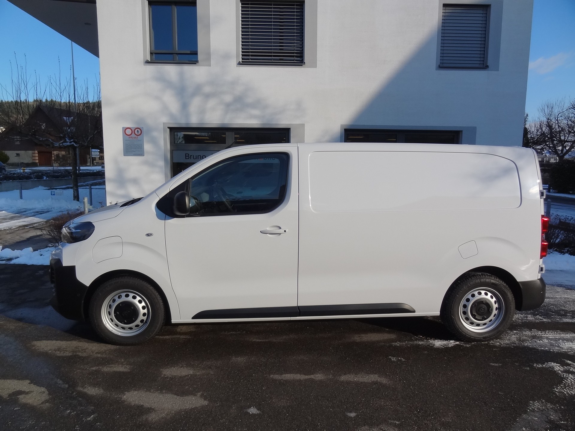 PEUGEOT Expert 75 KWh Standard-showroom-element-1
