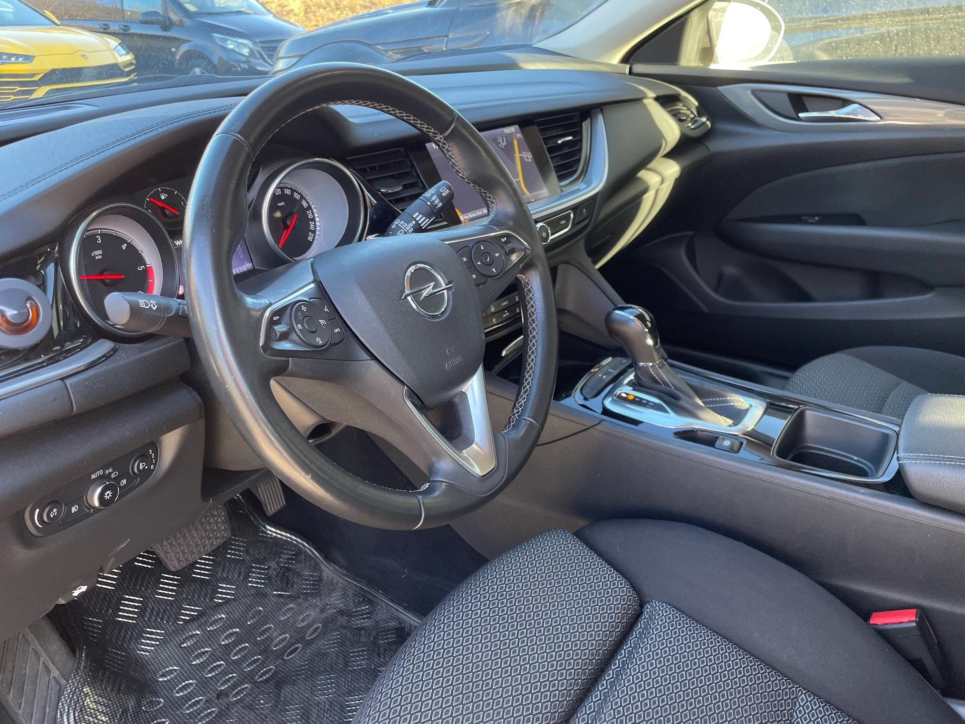 OPEL Insignia 1.6 CDTI Sports Tourer Edition Automatic-image-8