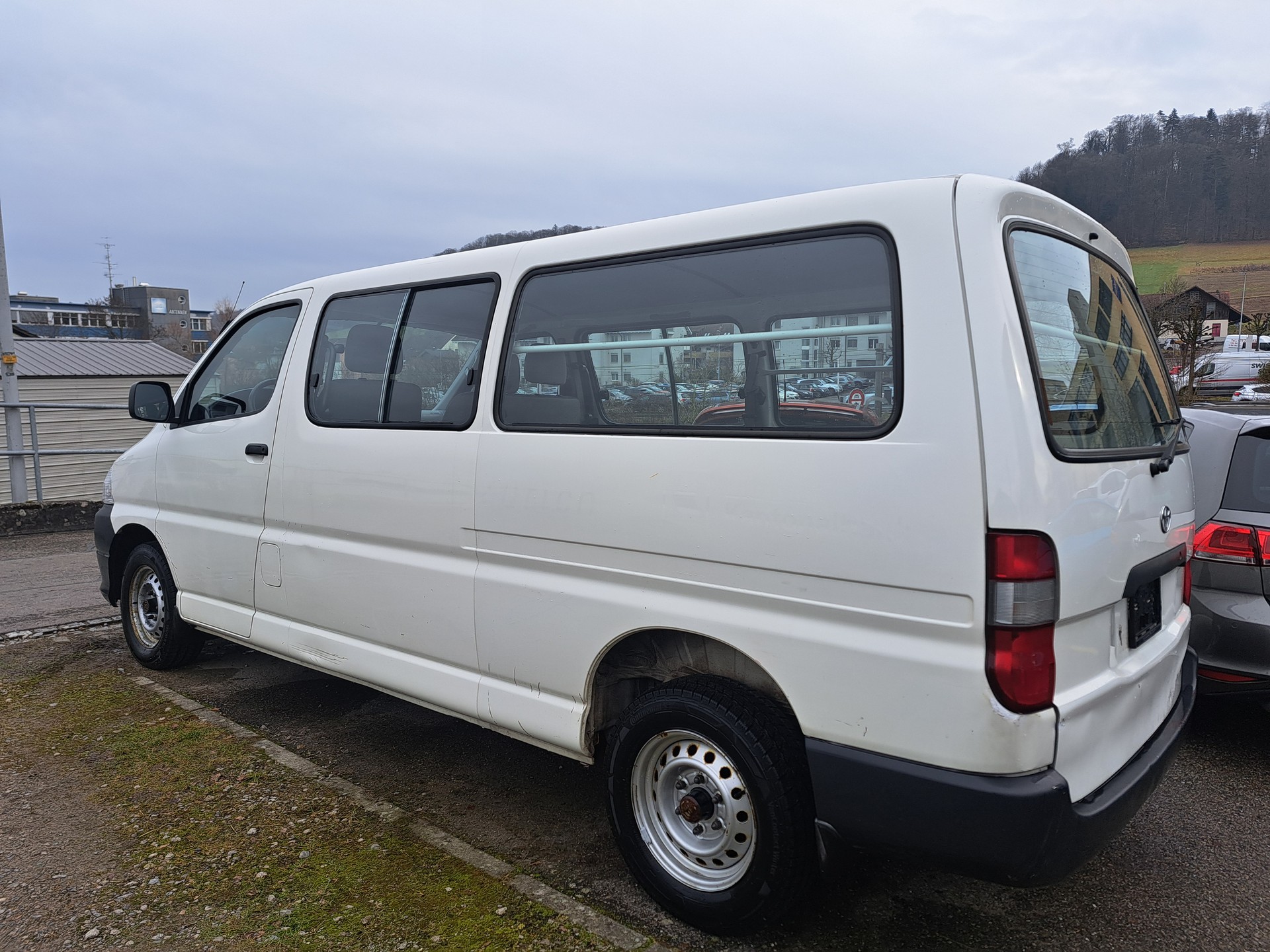 TOYOTA Hiace D-4D Kombi LWB-image-11