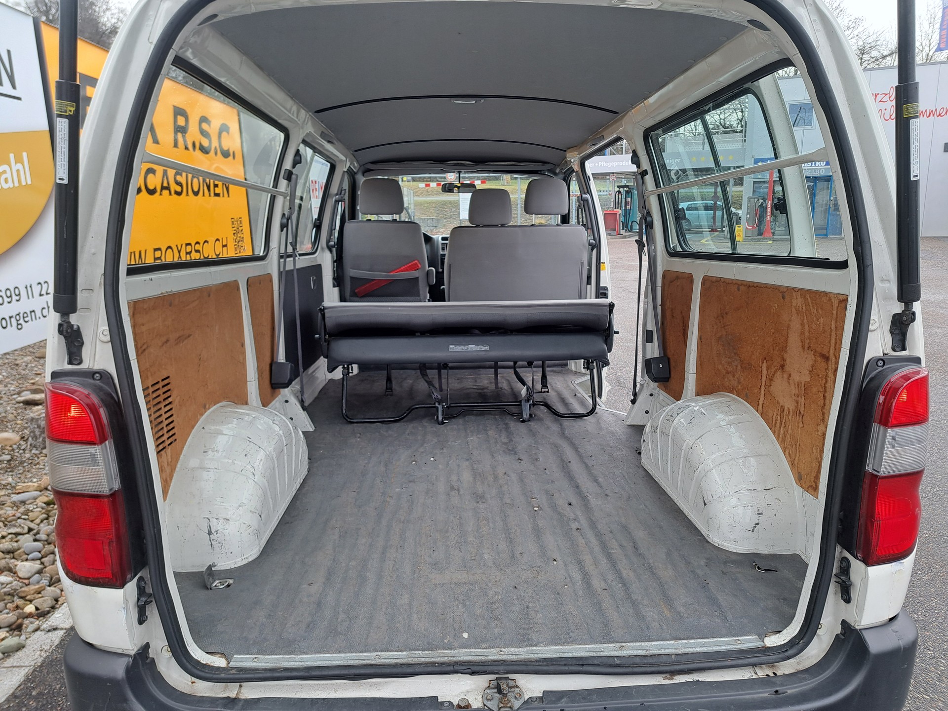 TOYOTA Hiace D-4D Kombi LWB-image-8