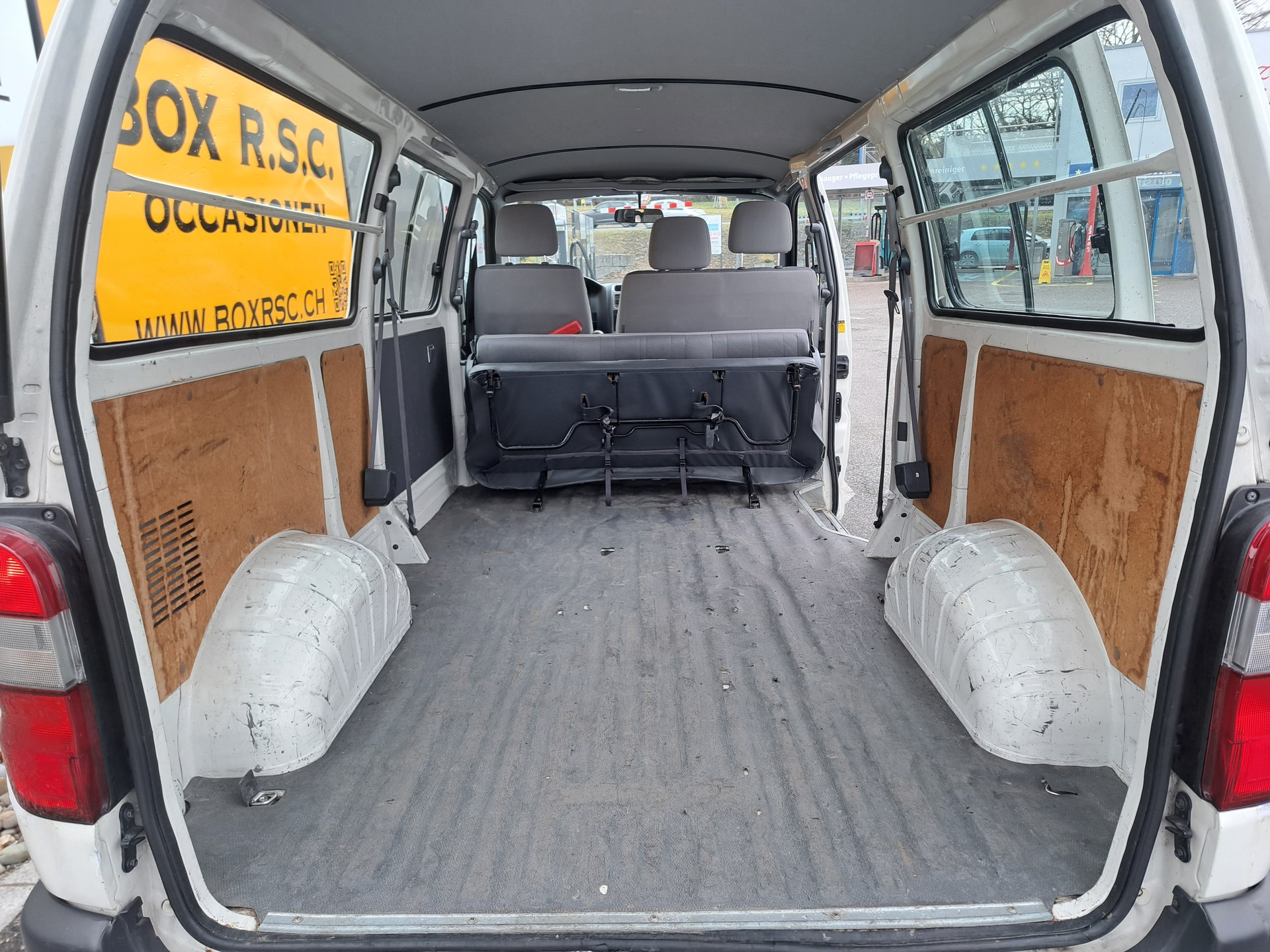TOYOTA Hiace D-4D Kombi LWB-image-9