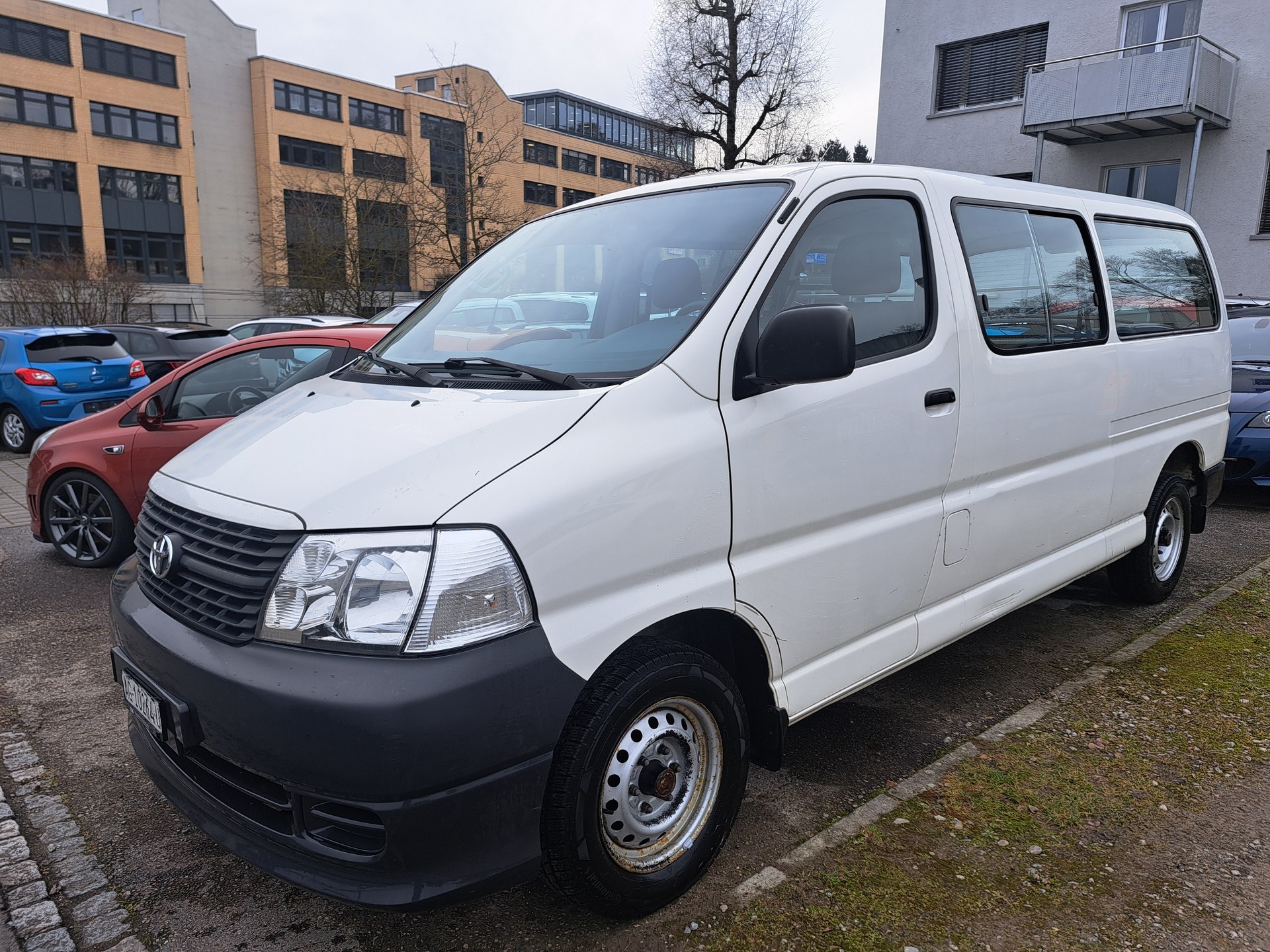 TOYOTA Hiace D-4D Kombi LWB-image-10