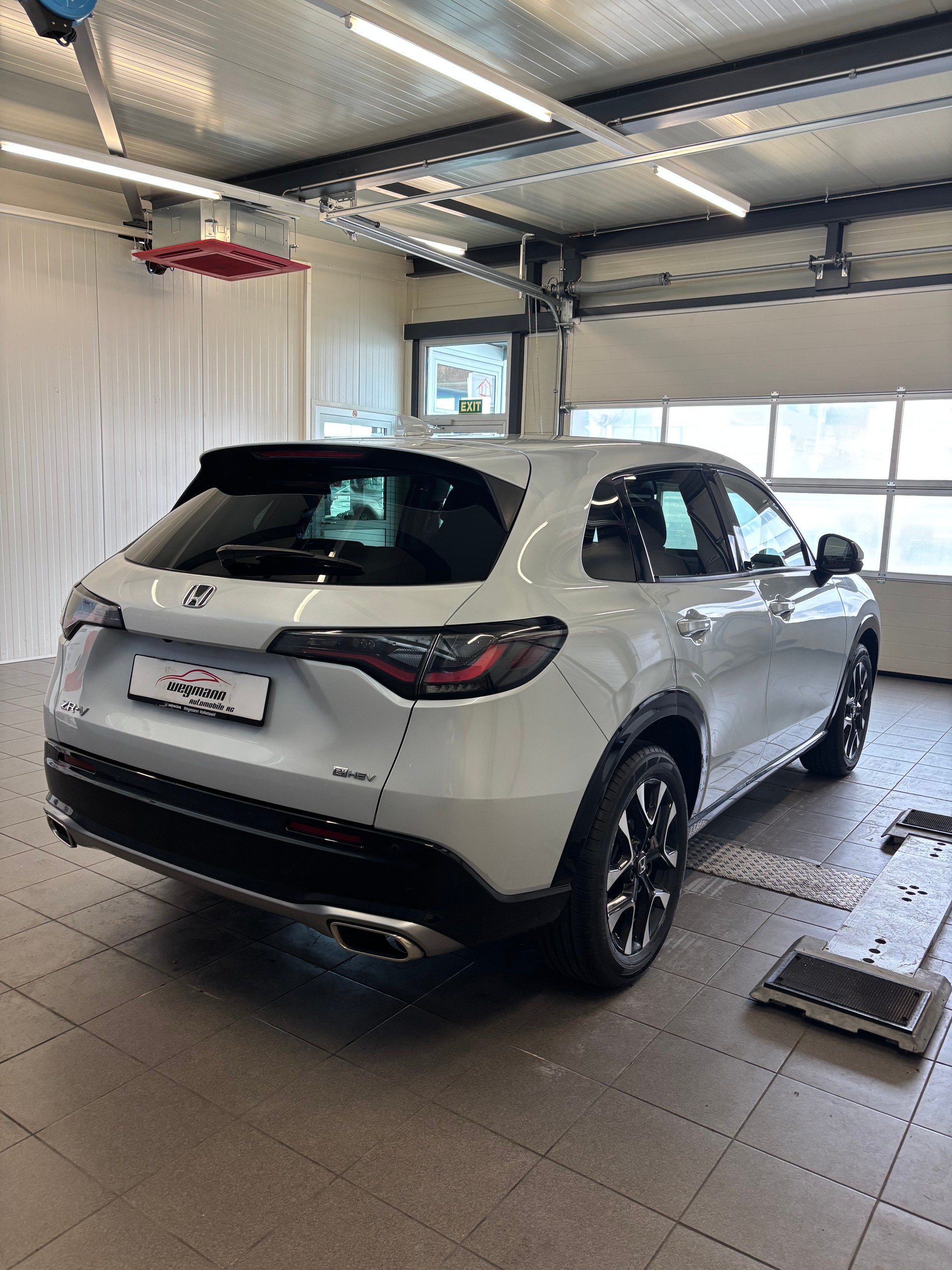 HONDA ZR-V 2.0i MMD Hybrid Advance Automatic-showroom-element-3