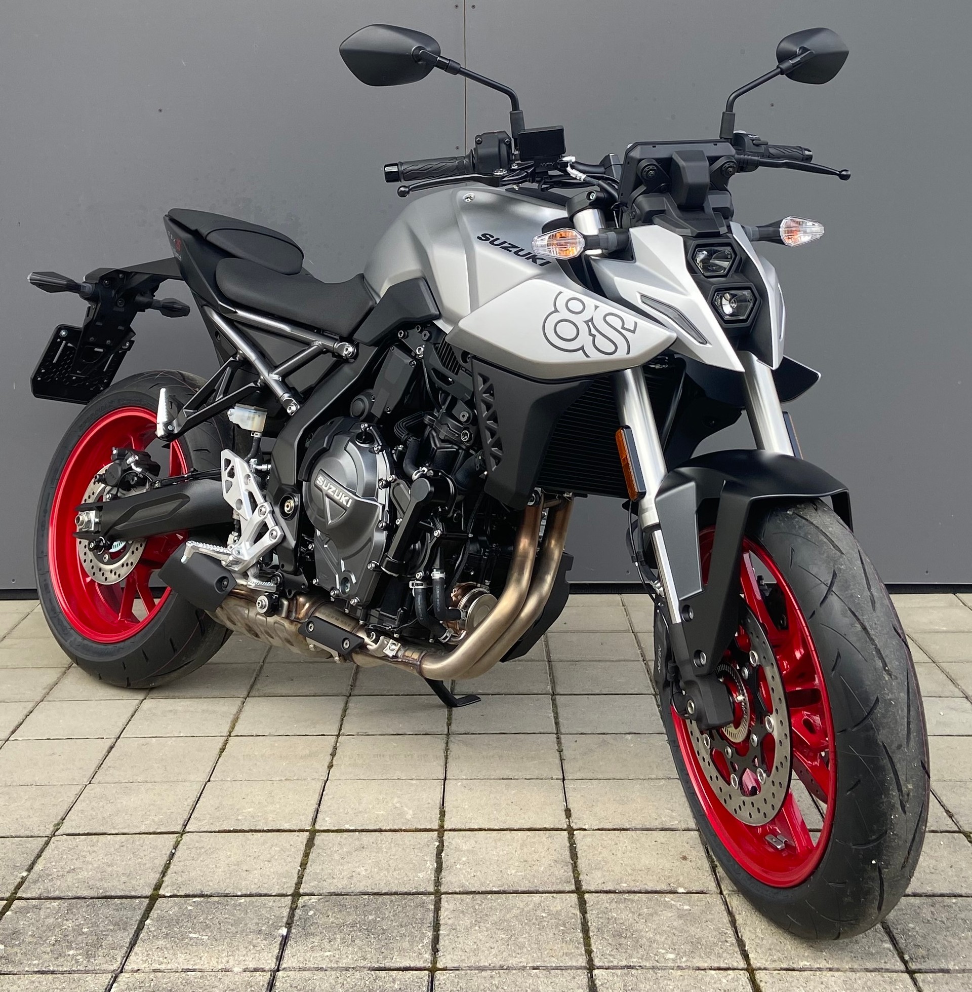 SUZUKI GSX 8 S (35kW)-image-2