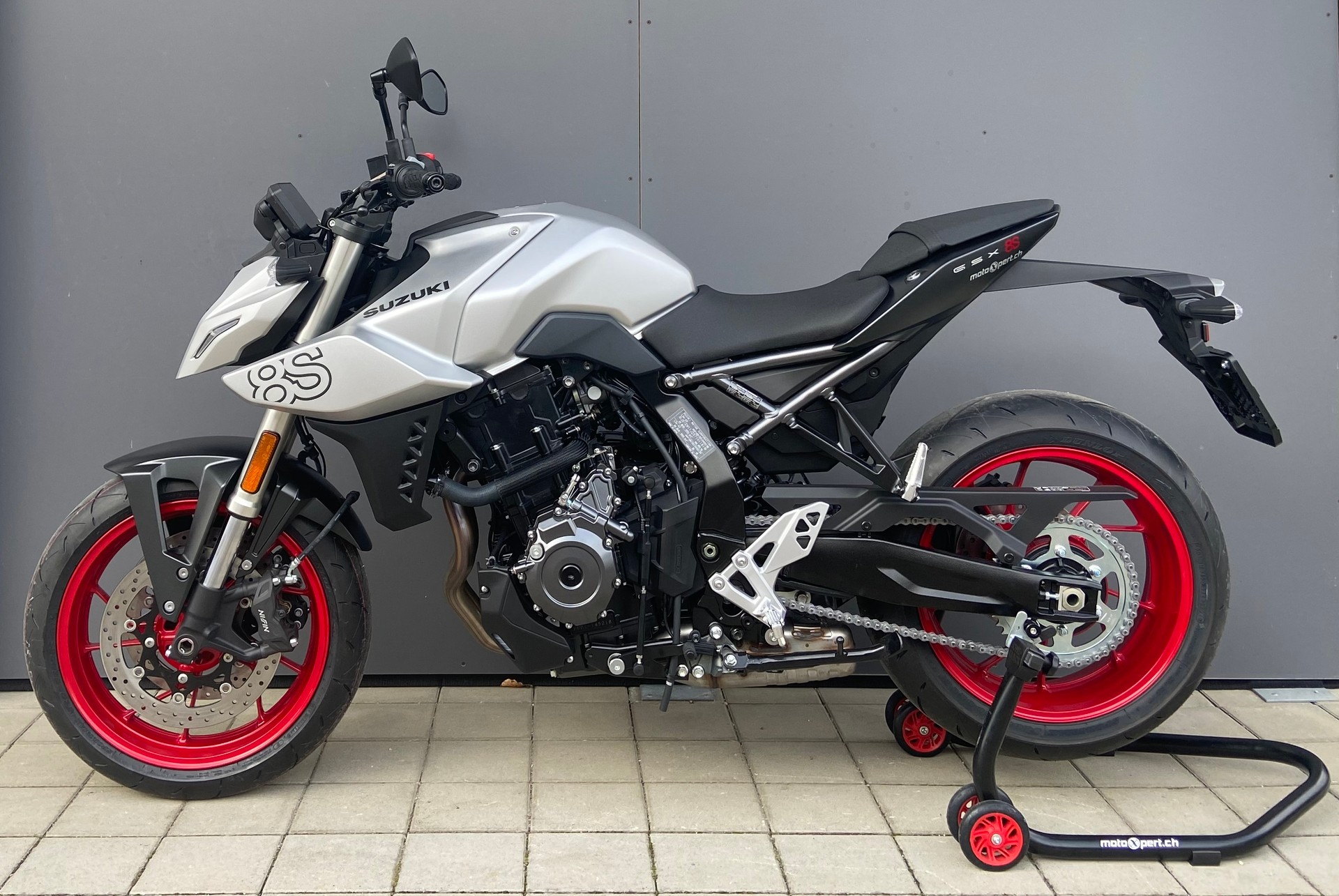 SUZUKI GSX 8 S (35kW)-image-1