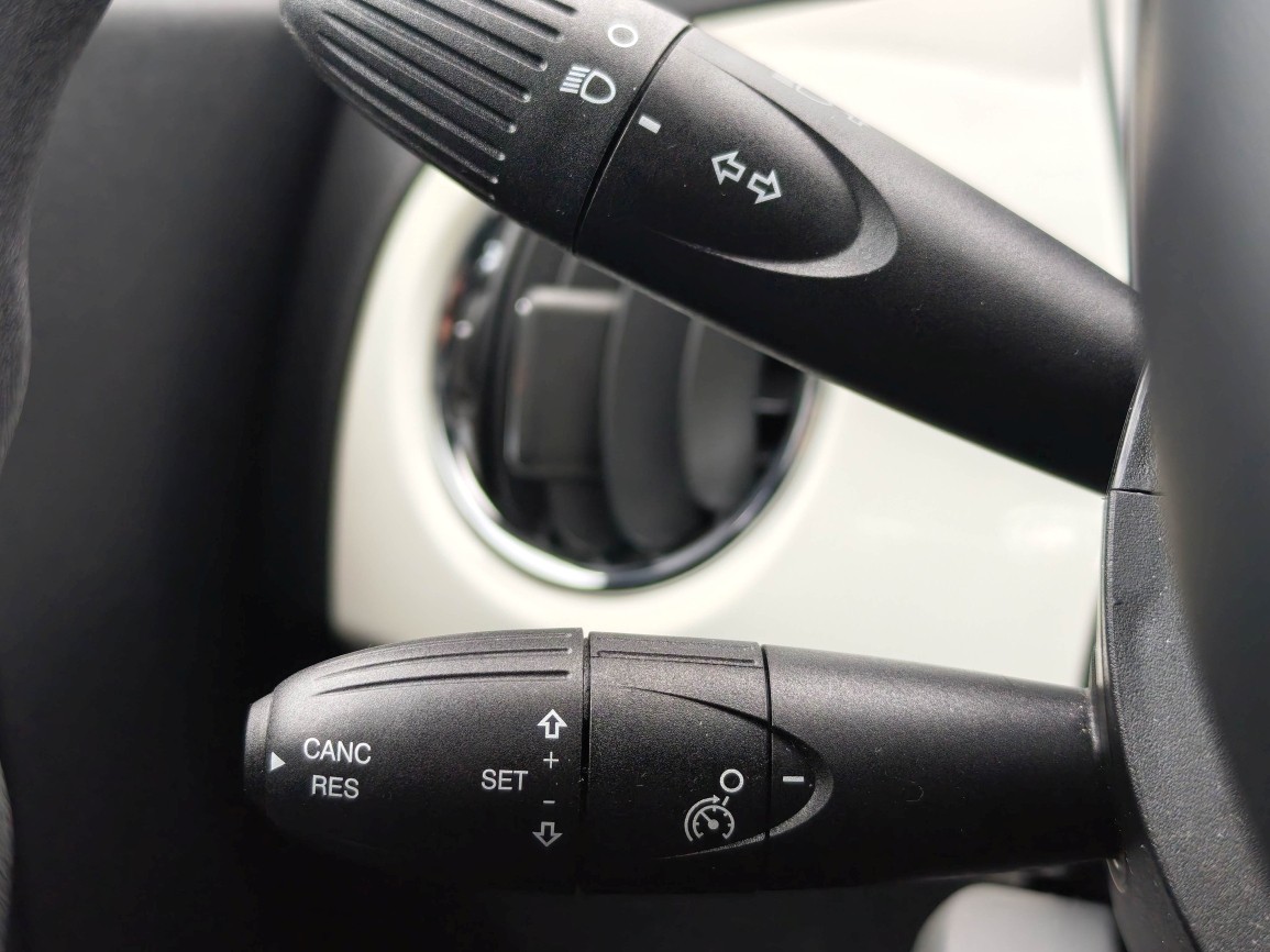 FIAT 500 1.0 Hybrid Cult-image-13