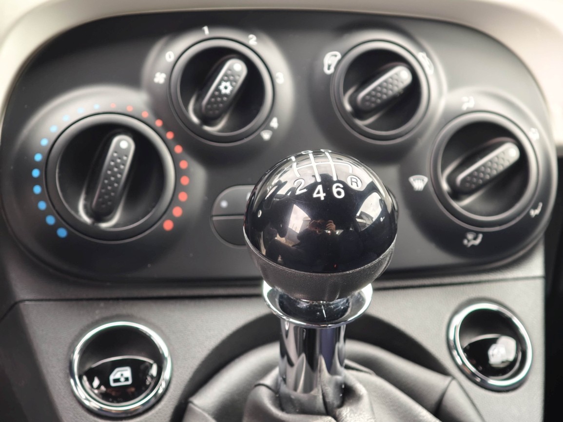 FIAT 500 1.0 Hybrid Cult-image-10