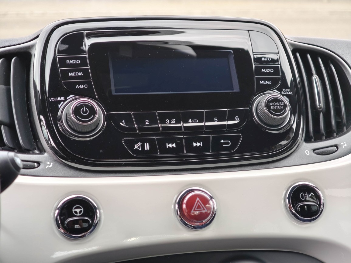 FIAT 500 1.0 Hybrid Cult-image-11