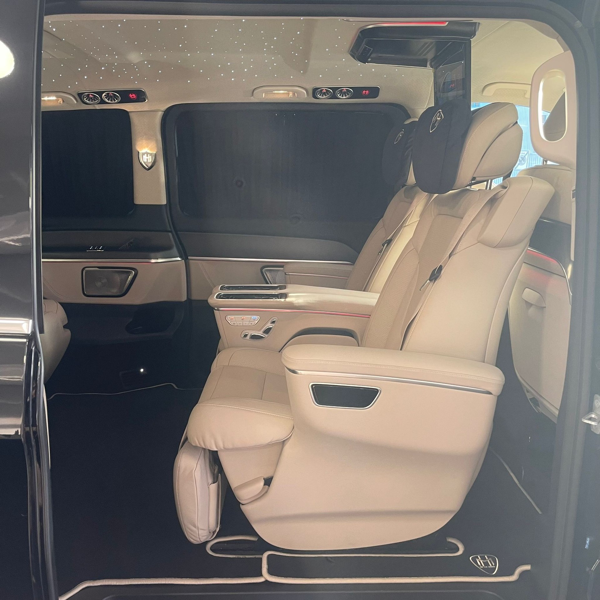 MERCEDES-BENZ V 300 d Extra-Lang 4matic Exclusive FALCON VALBELLA V.I.P-image-48