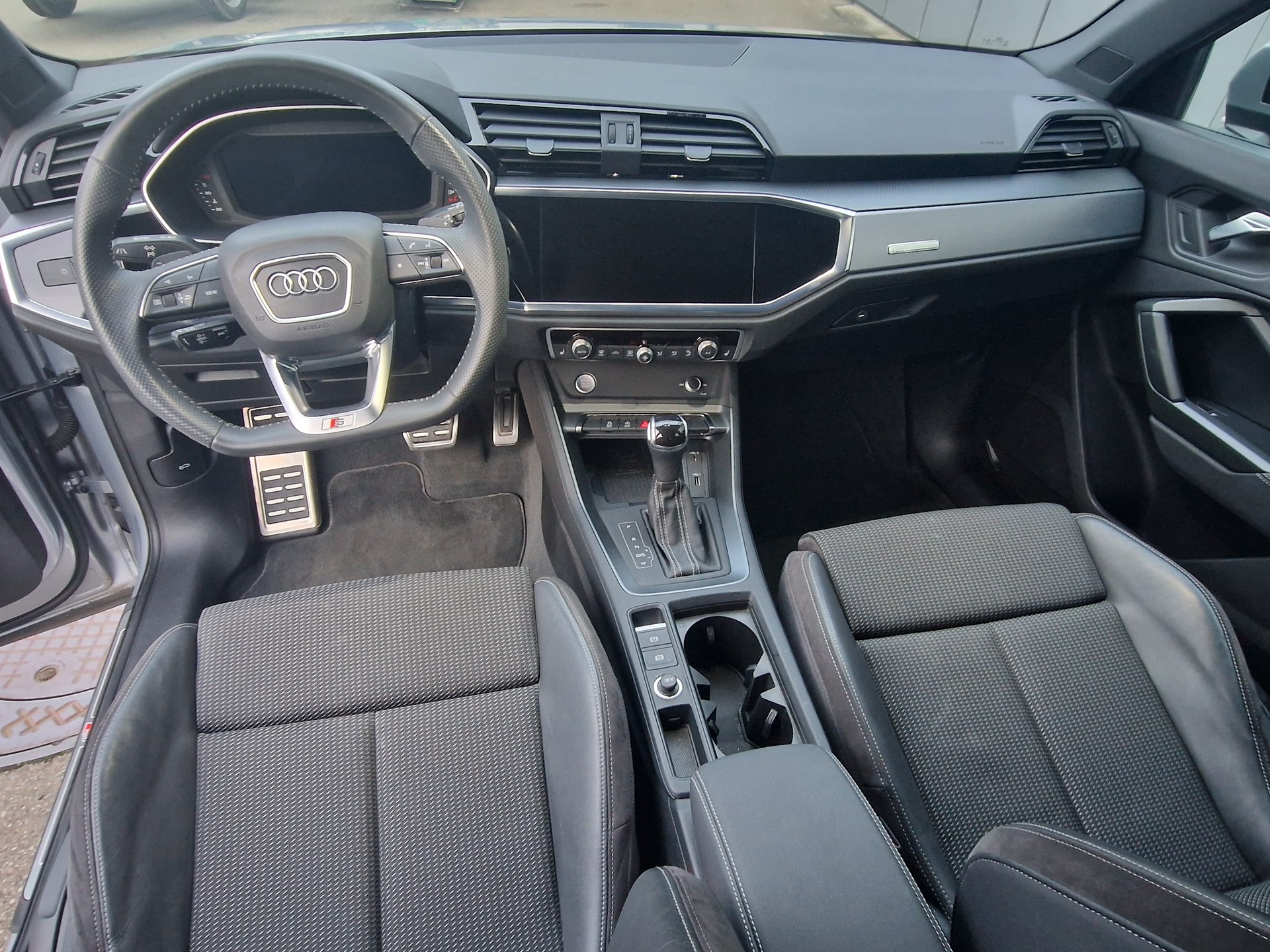 AUDI Q3 35 TFSI advanced S-tronic-image-10