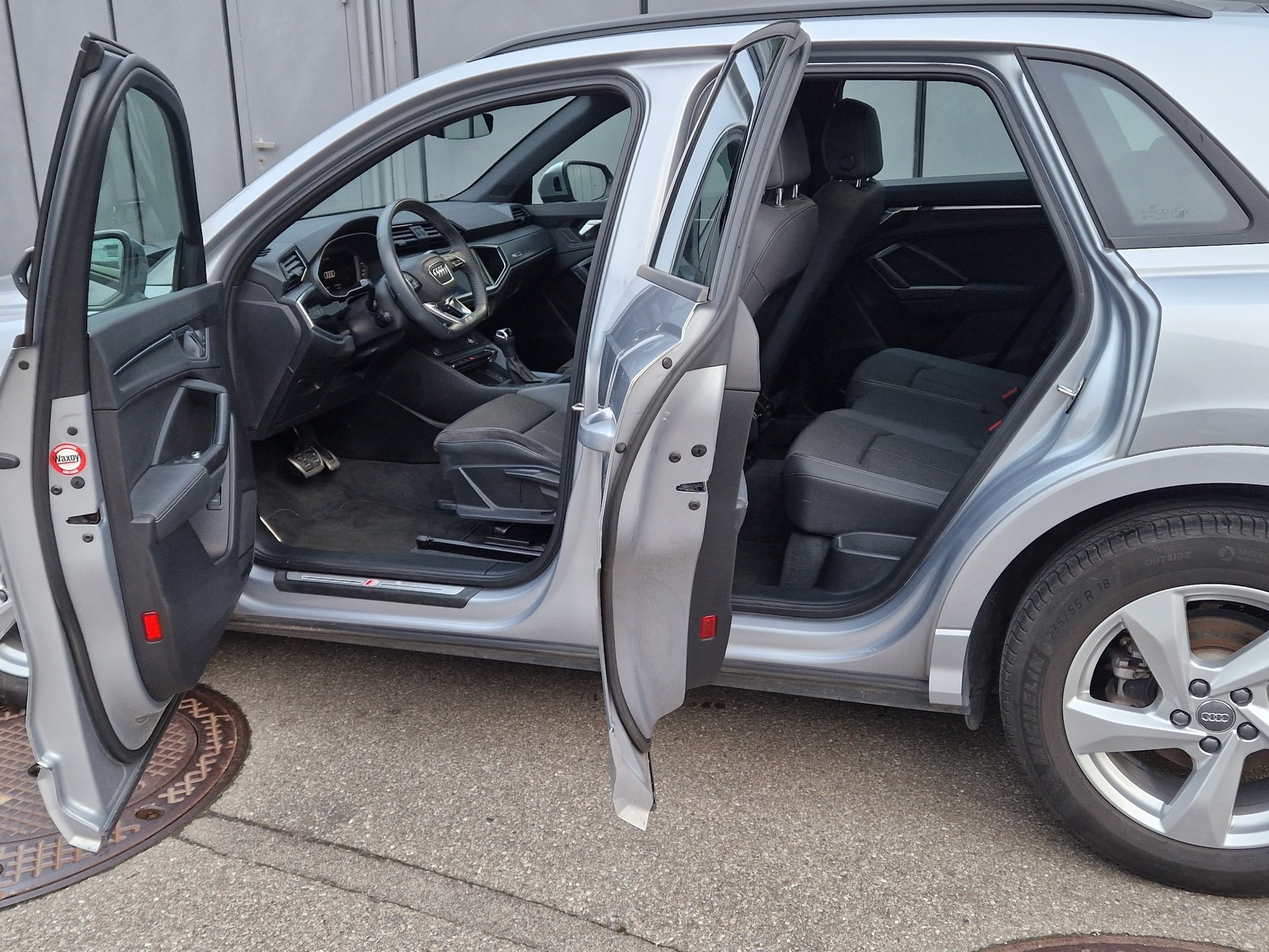 AUDI Q3 35 TFSI advanced S-tronic-image-9