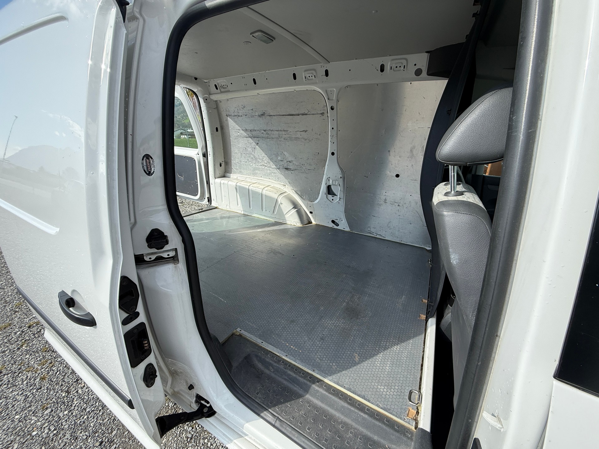 VW Caddy 1.6 TDI BlueMotion Max ab MFK-image-7