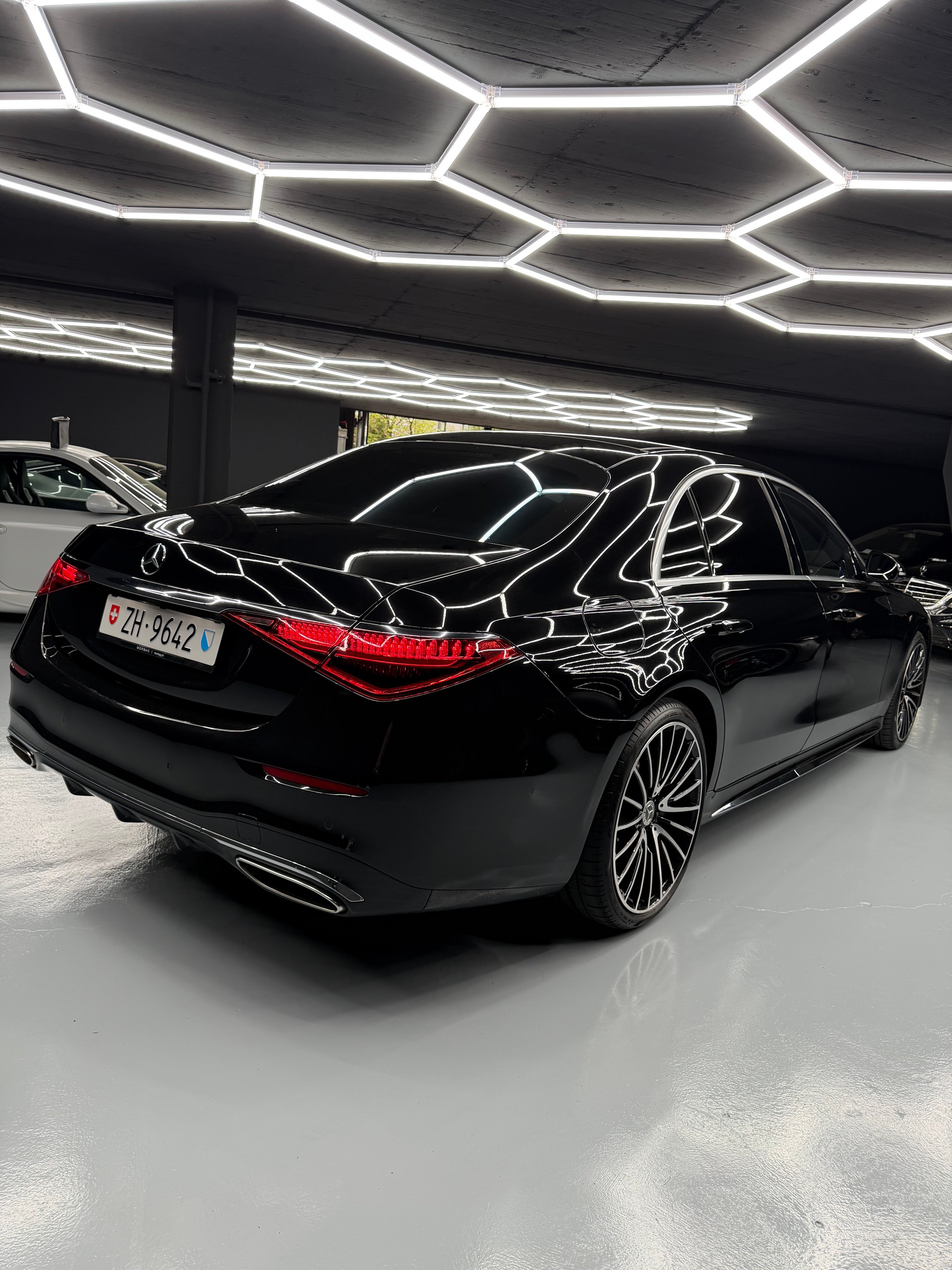 MERCEDES-BENZ S 500 L 4Matic Business Class 9G-Tronic-showroom-element-3
