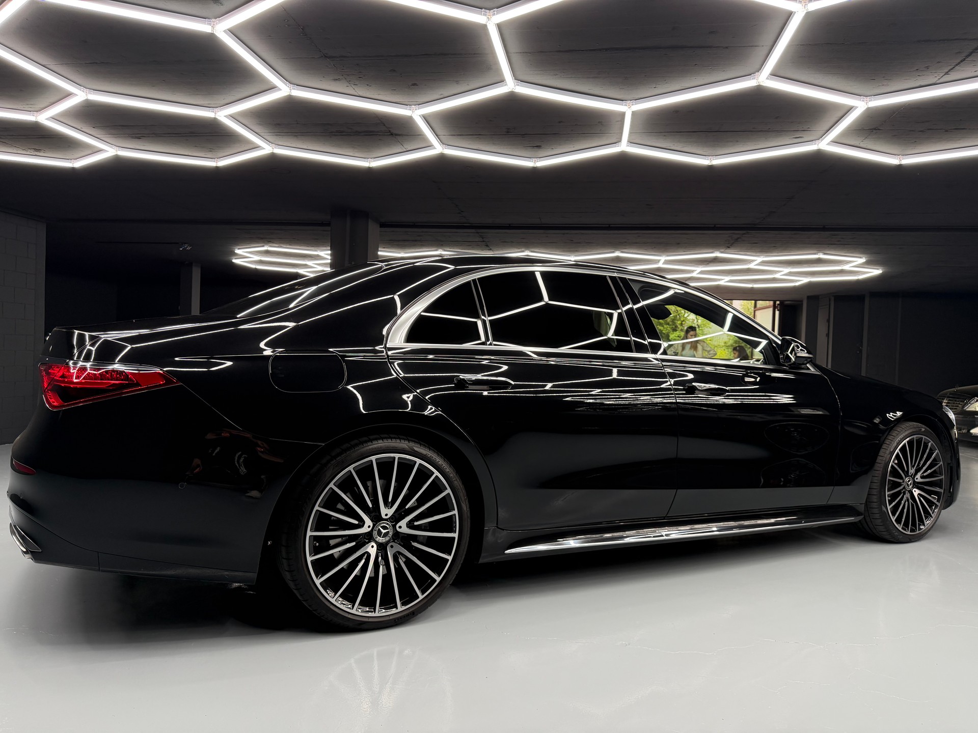 MERCEDES-BENZ S 500 L 4Matic Business Class 9G-Tronic-showroom-element-1