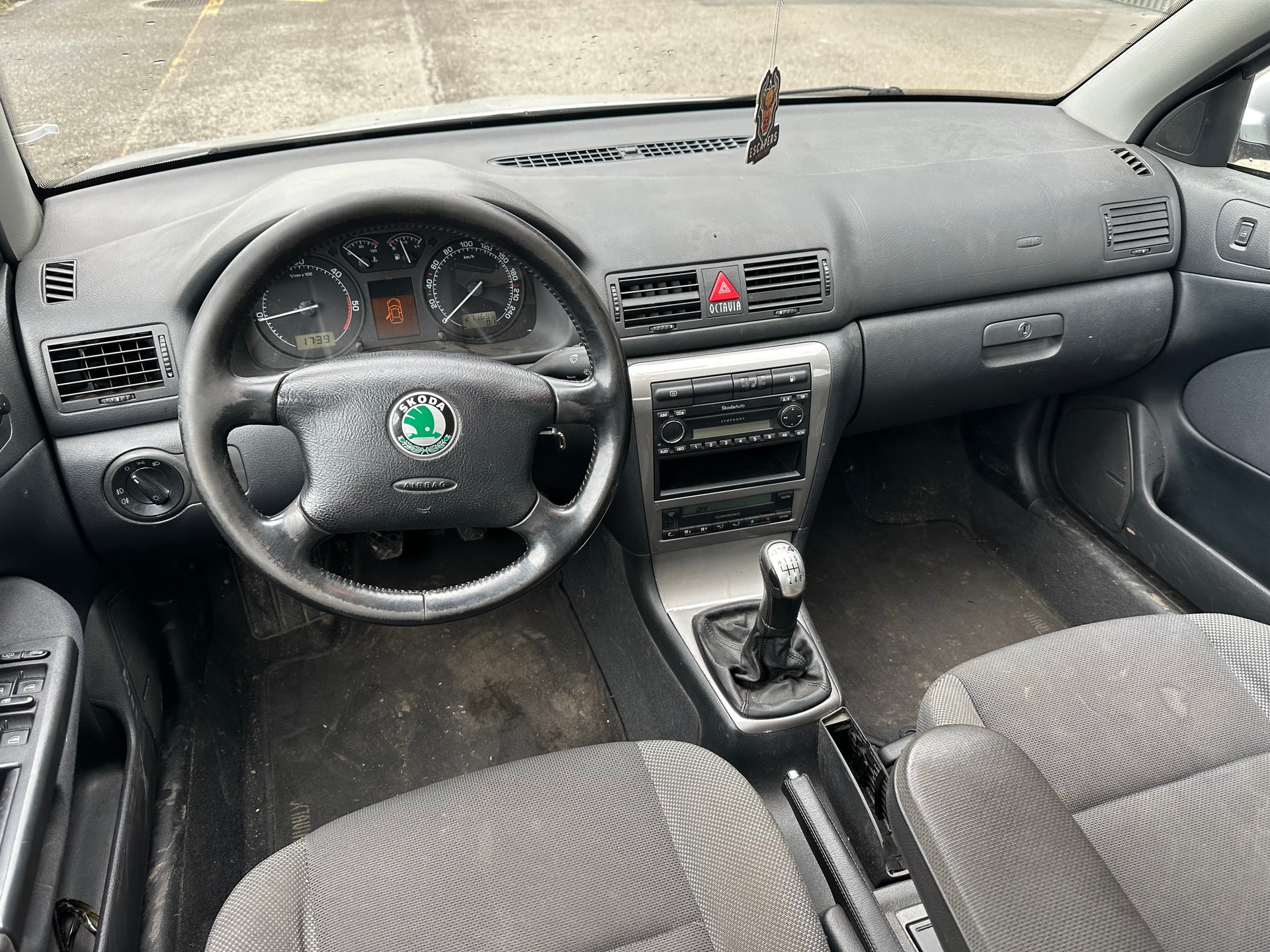 SKODA Octavia 1.9 TDI Elegance 4x4-image-13