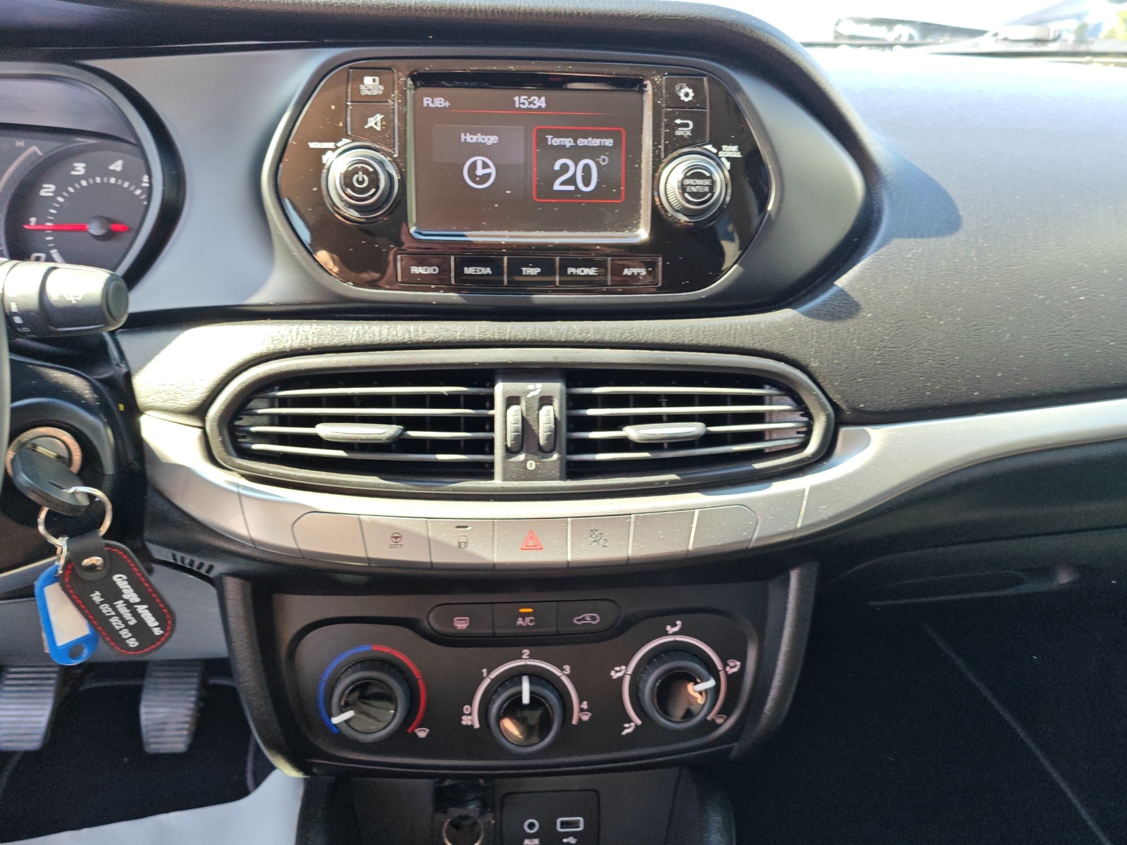 FIAT Tipo 1.4T Pop [Expertise du jour + Garantie 12 mois + Service & Immat. Offerts]-image-16