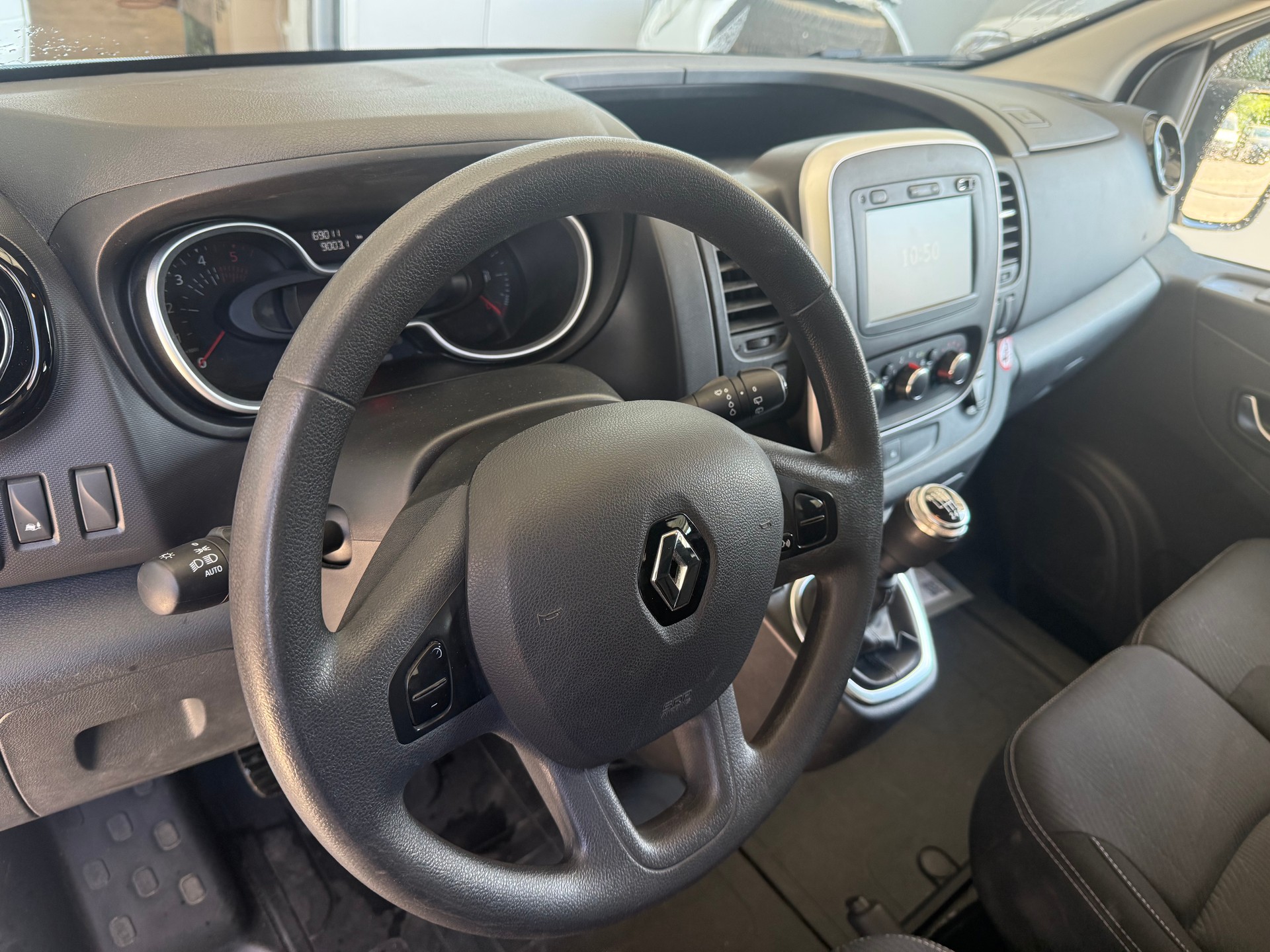 RENAULT Trafic 2.0 dCi 120 3.0t Business L1 H1-image-5