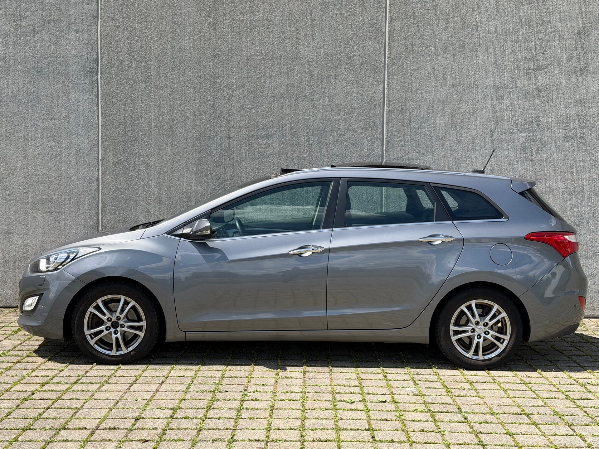 HYUNDAI i30 Wagon 1.6 GDI Premium-image-1