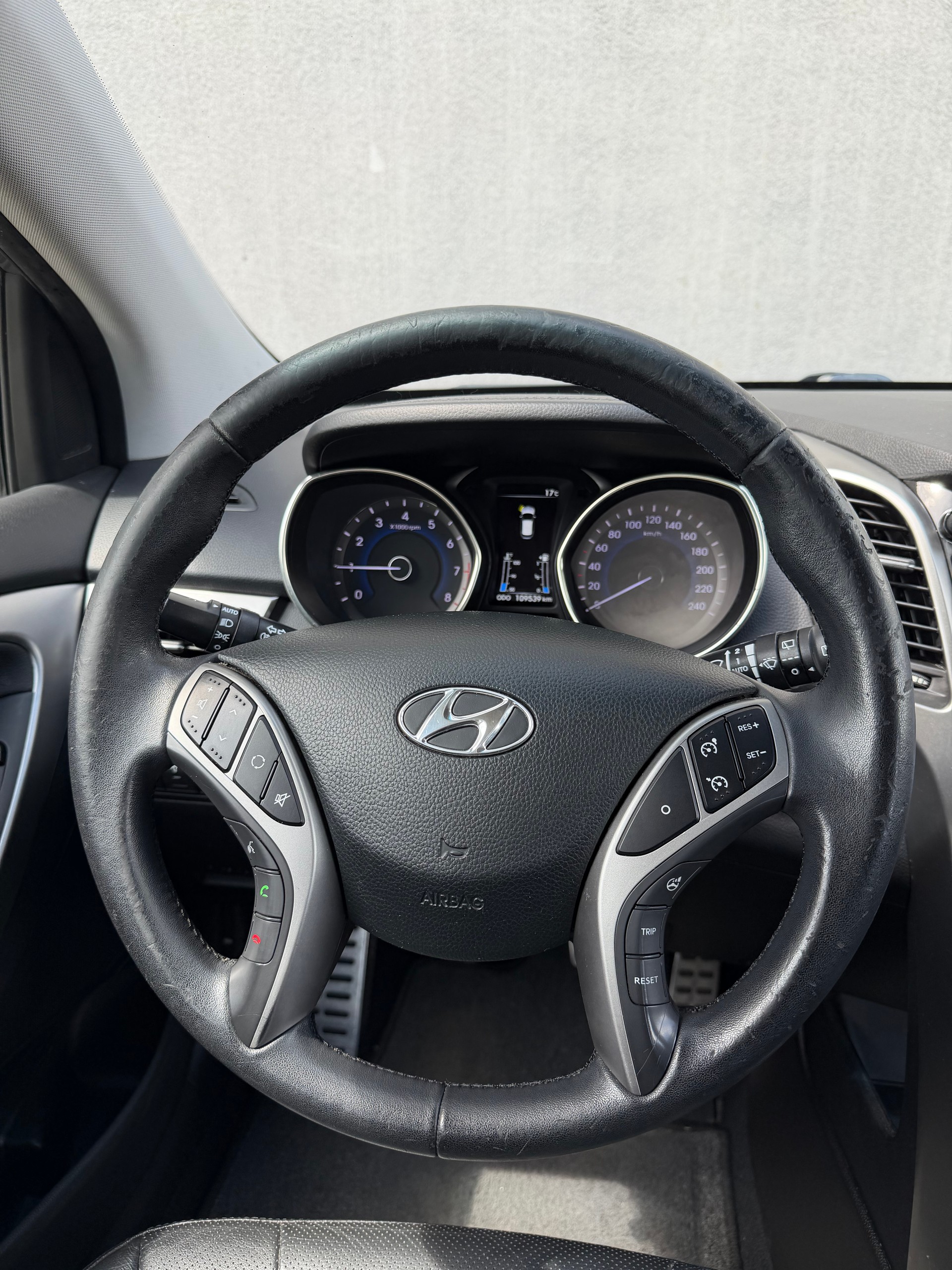 HYUNDAI i30 Wagon 1.6 GDI Premium-image-8