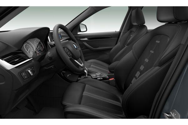 BMW X1 18d xDrive Sport Line-image-4