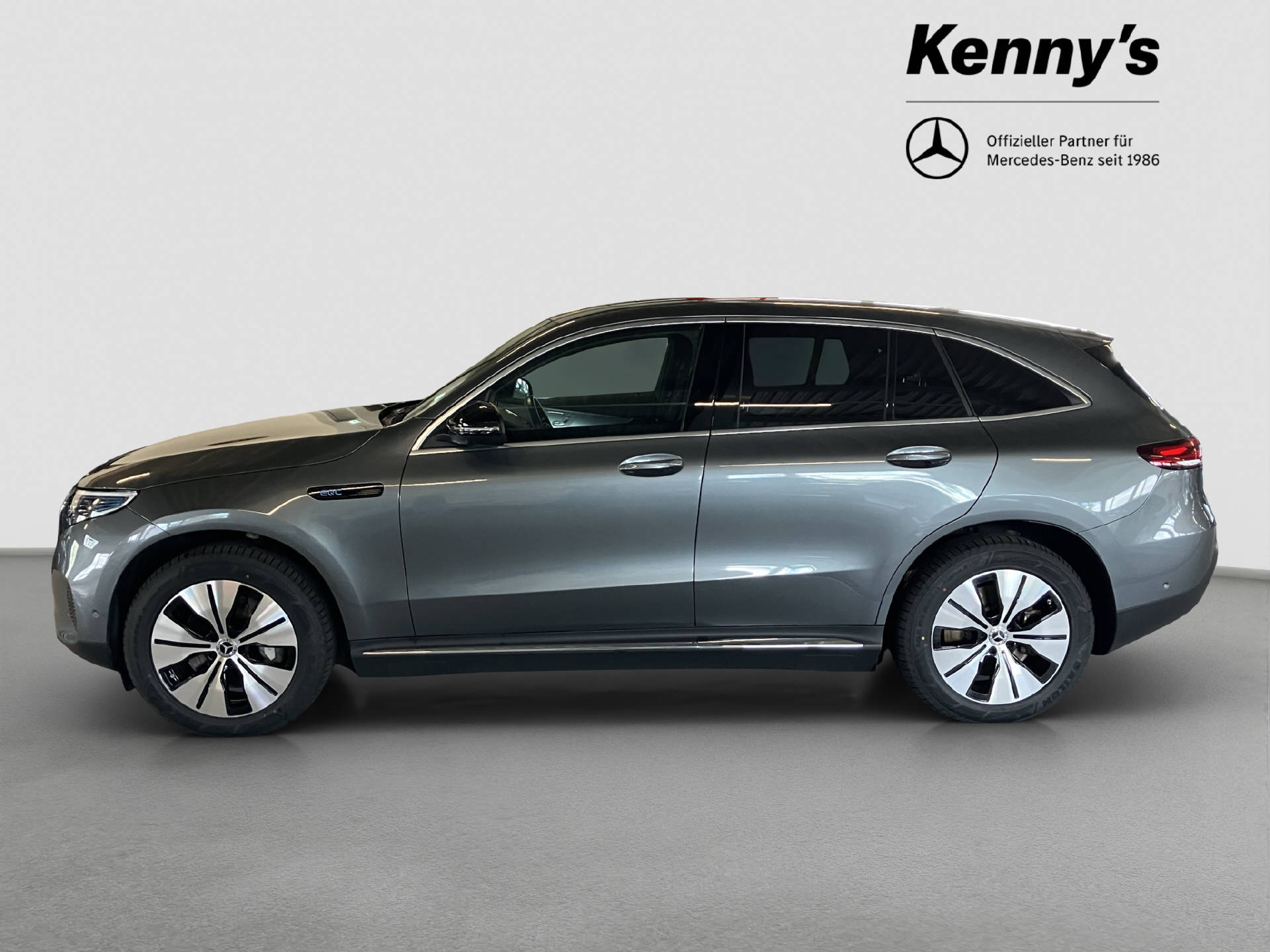 MERCEDES-BENZ EQC 400 4MATIC-showroom-element-3