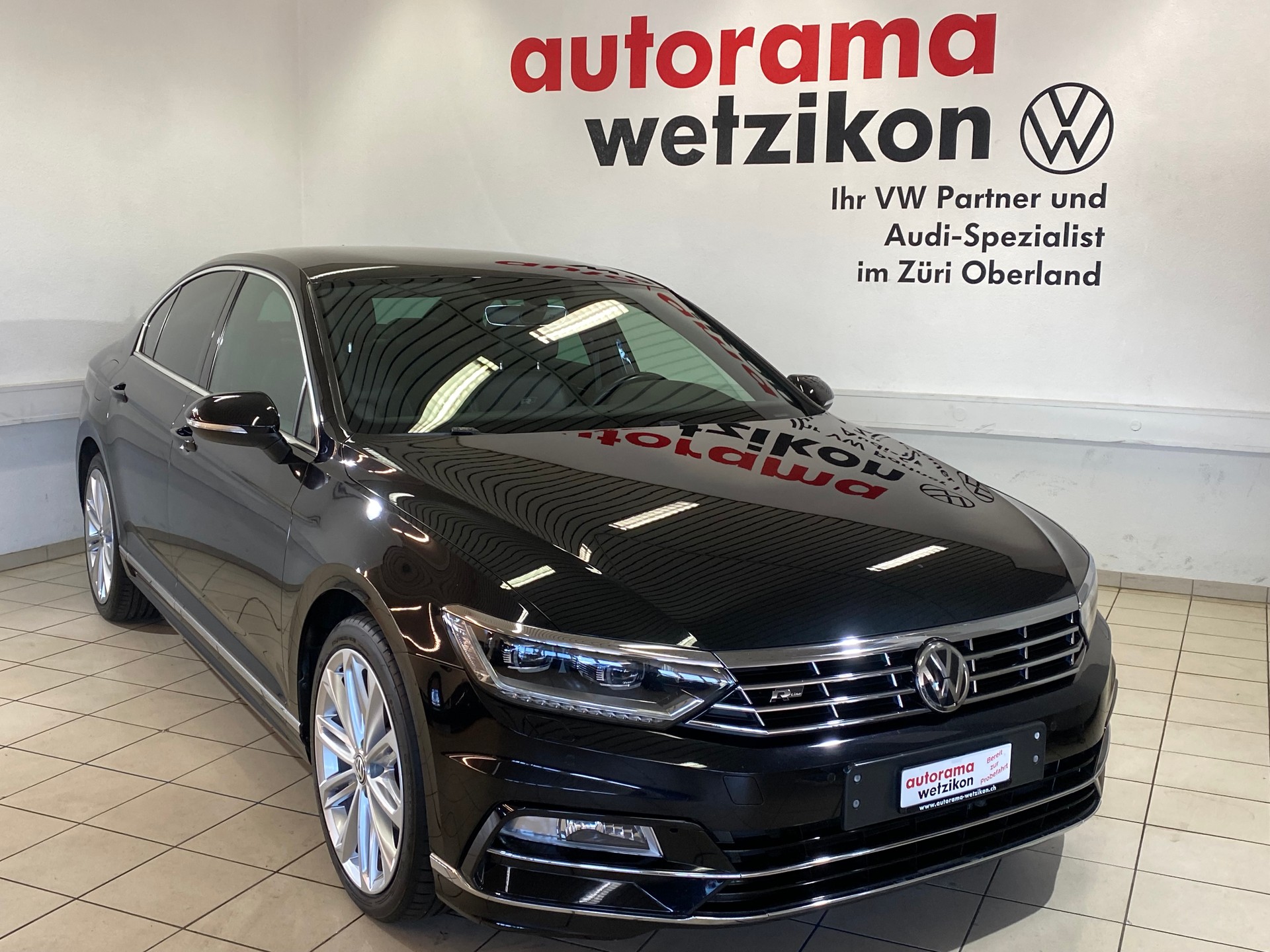 VW Passat 2.0 TDI SCR BMT R-Line Highline DSG-showroom-element-1