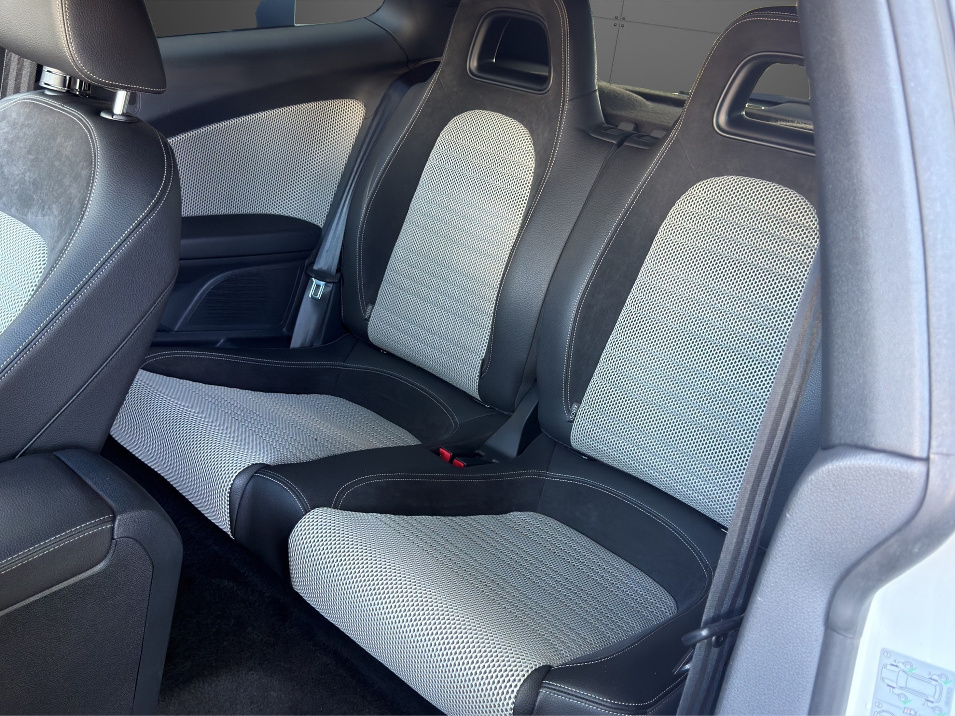 VW Scirocco 2.0 TSI-image-5