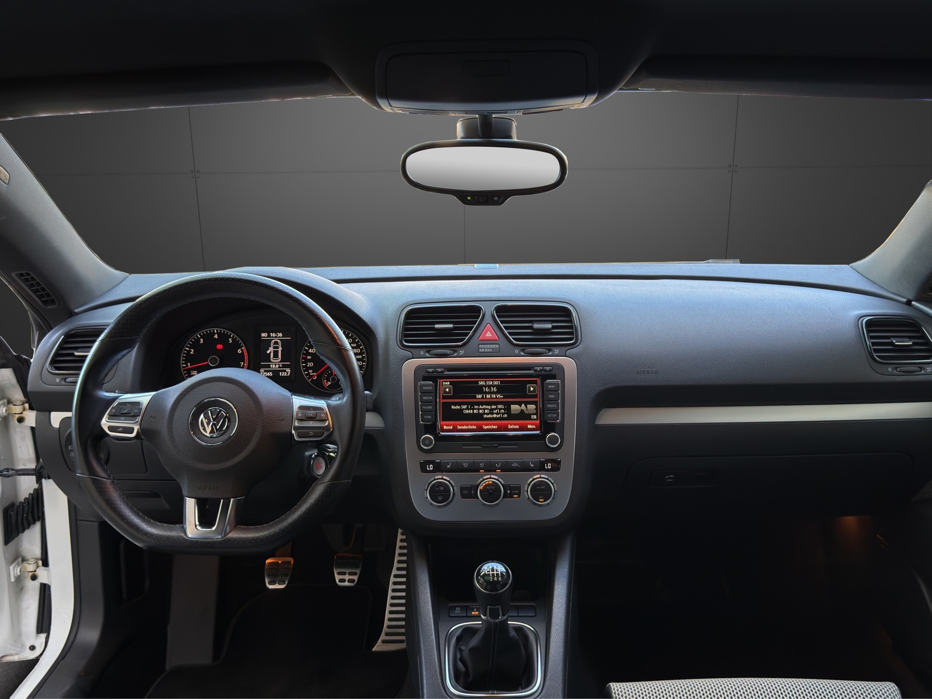 VW Scirocco 2.0 TSI-showroom-element-3