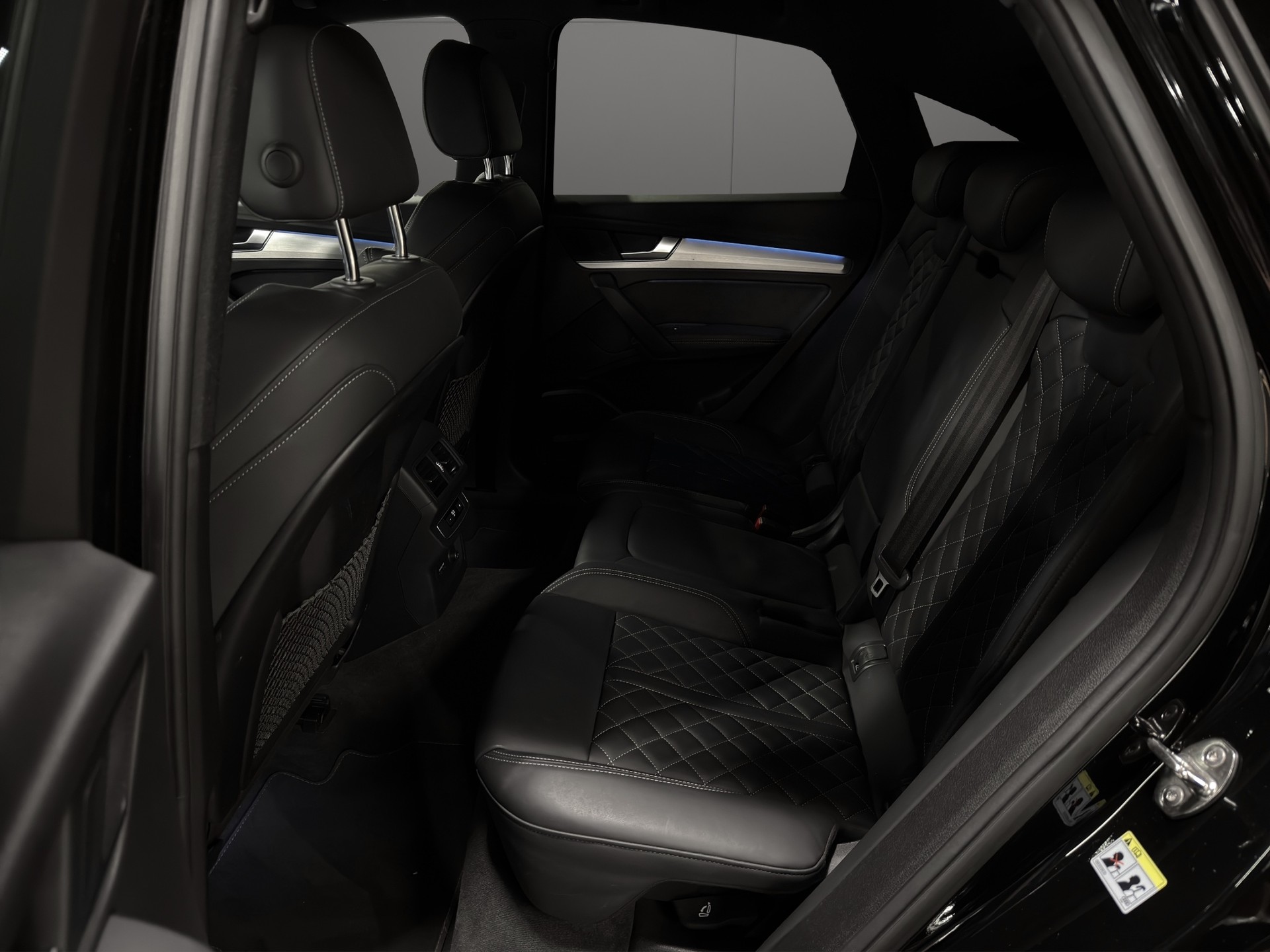 AUDI Q5 Sportback 55 TFSI e PHEV S line quattro S-tronic-image-8