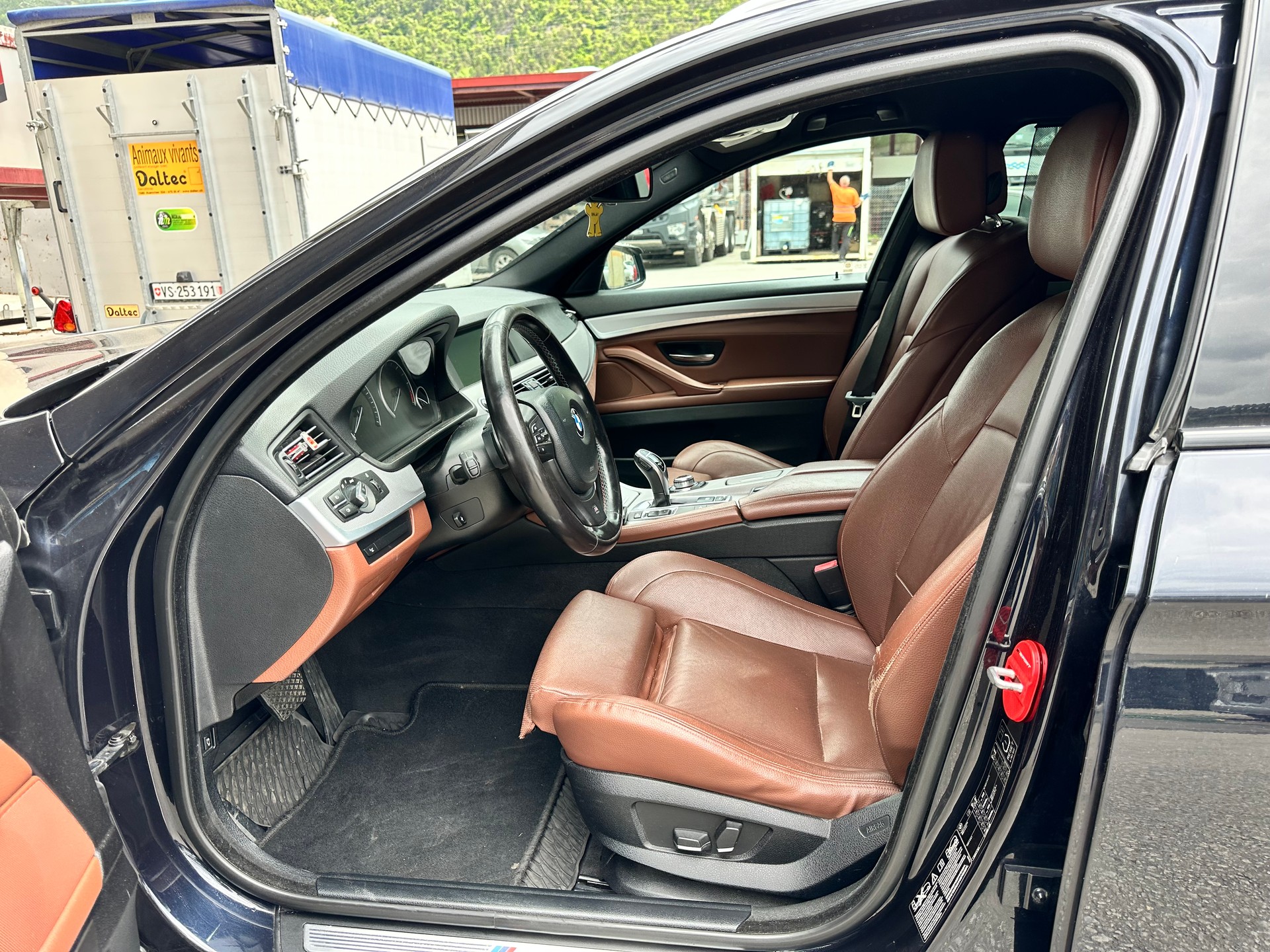 BMW 530d xDrive Touring Steptronic-image-8