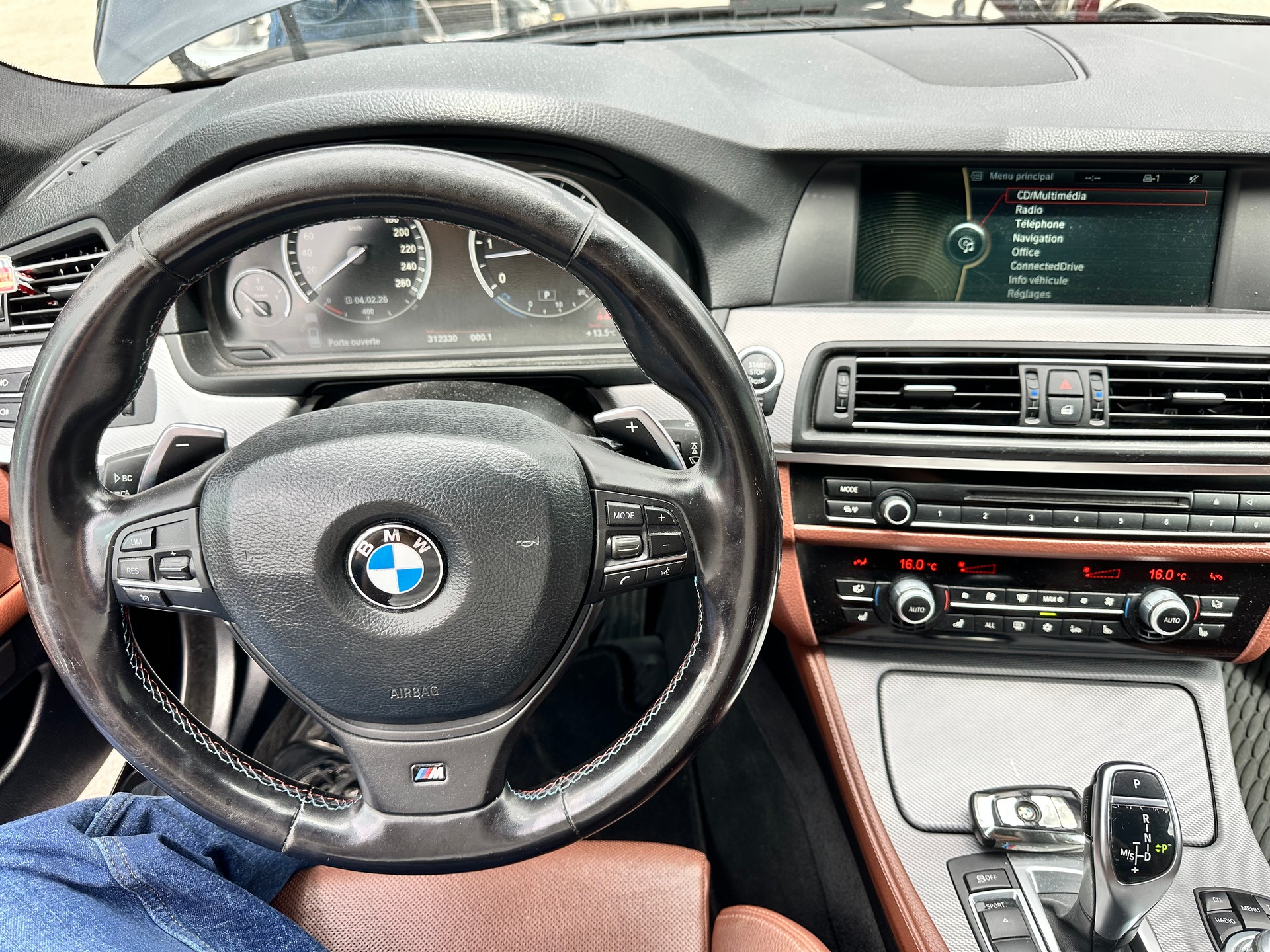BMW 530d xDrive Touring Steptronic-image-11