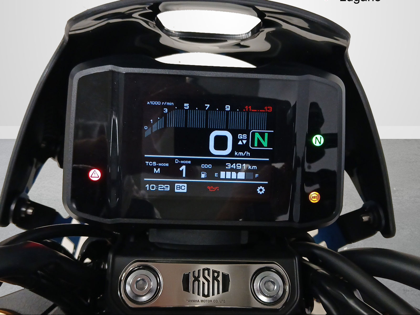 YAMAHA XSR 900-showroom-element-2