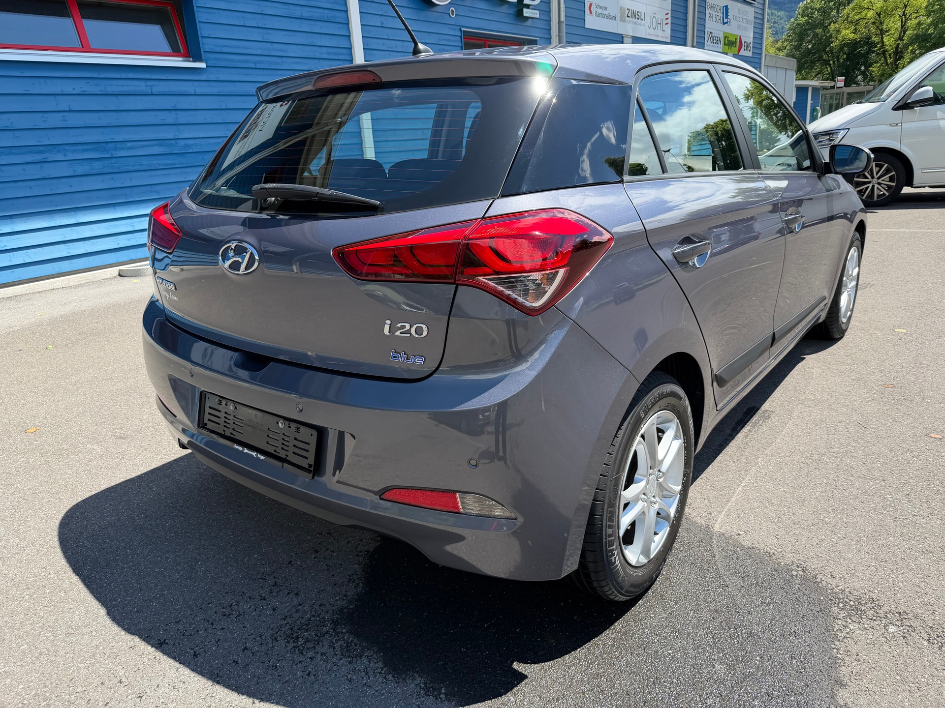 HYUNDAI i20 1.2 Amplia-showroom-element-3