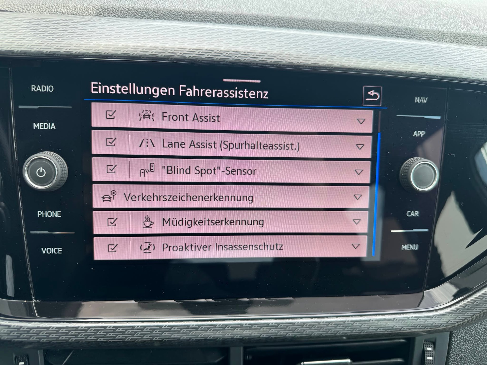 VW T-Cross 1.0 TSI Style DSG-image-12