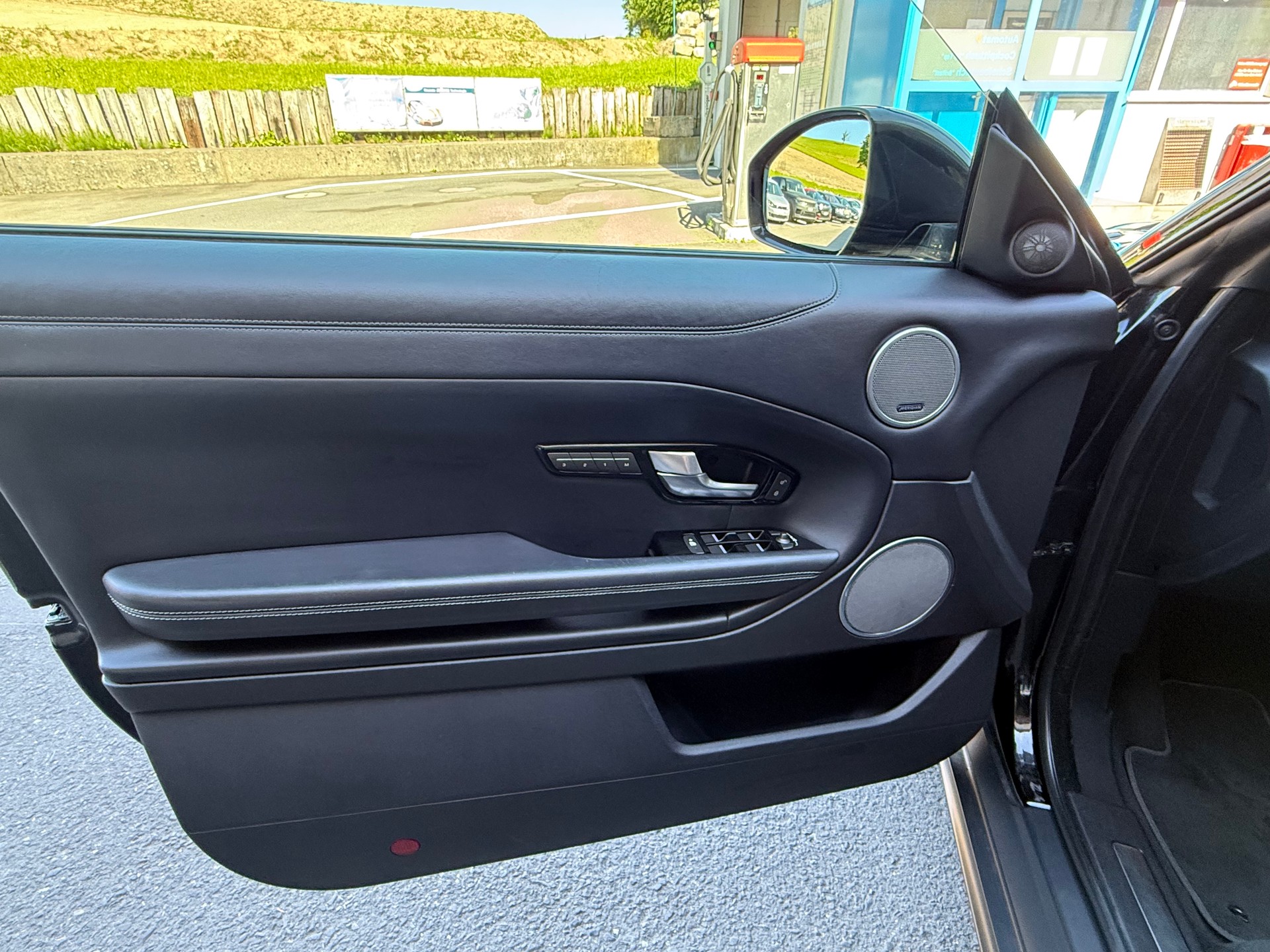 LAND ROVER Range Rover Evoque Convert. 2.0Si4 HSE Dynamic AT9-image-11