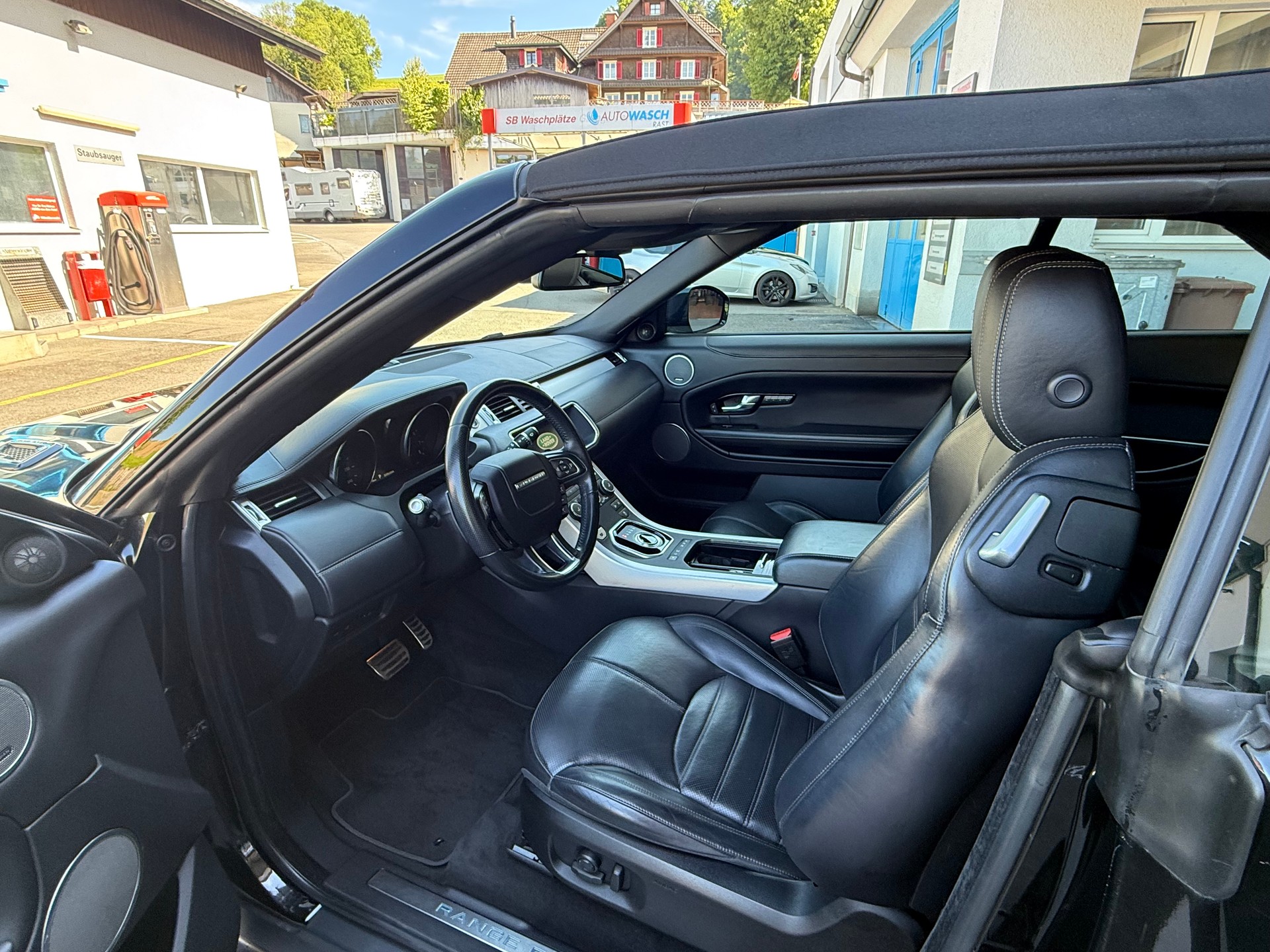 LAND ROVER Range Rover Evoque Convert. 2.0Si4 HSE Dynamic AT9-image-10