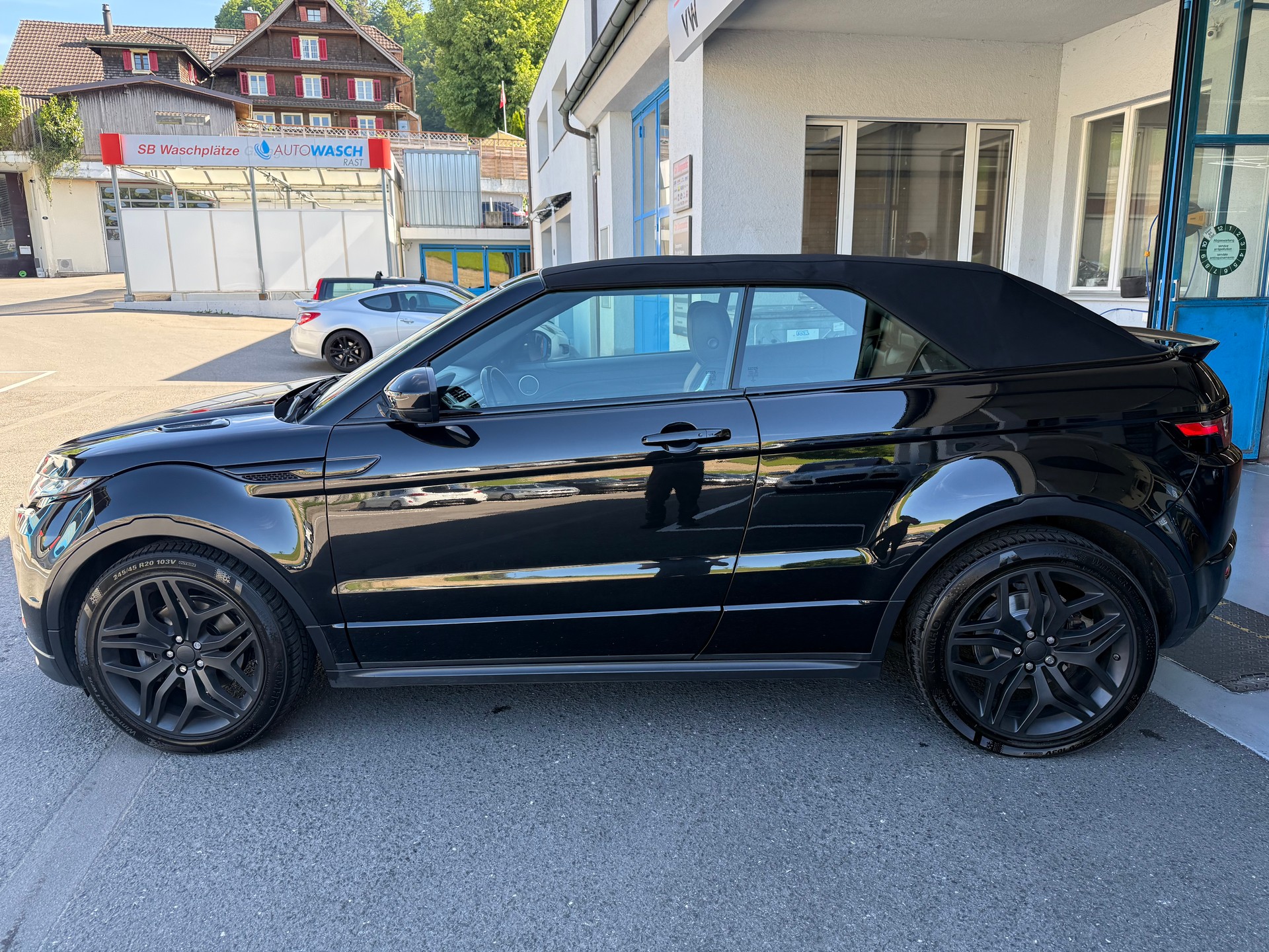 LAND ROVER Range Rover Evoque Convert. 2.0Si4 HSE Dynamic AT9-image-4