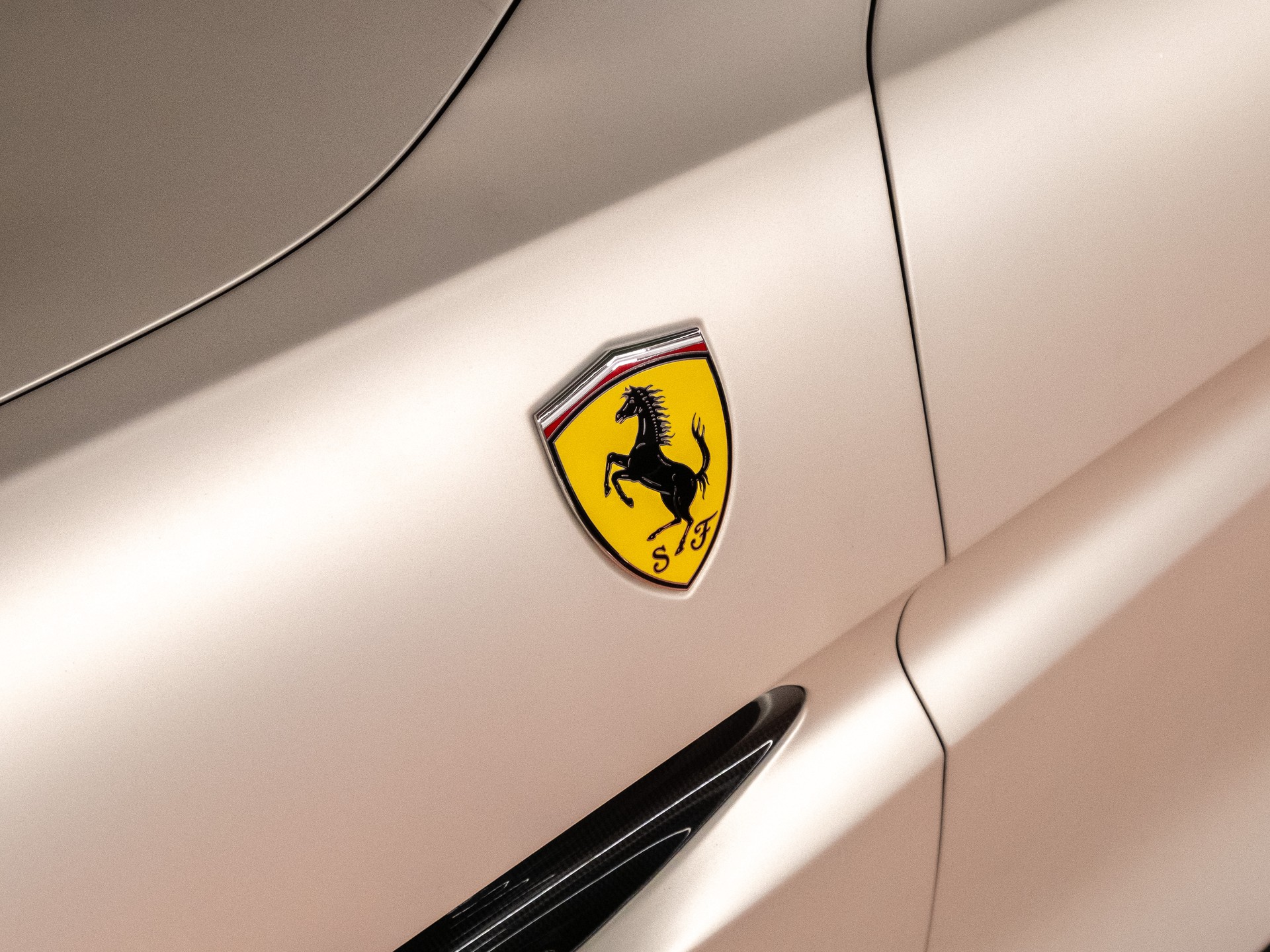 FERRARI PORTOFINO-image-2