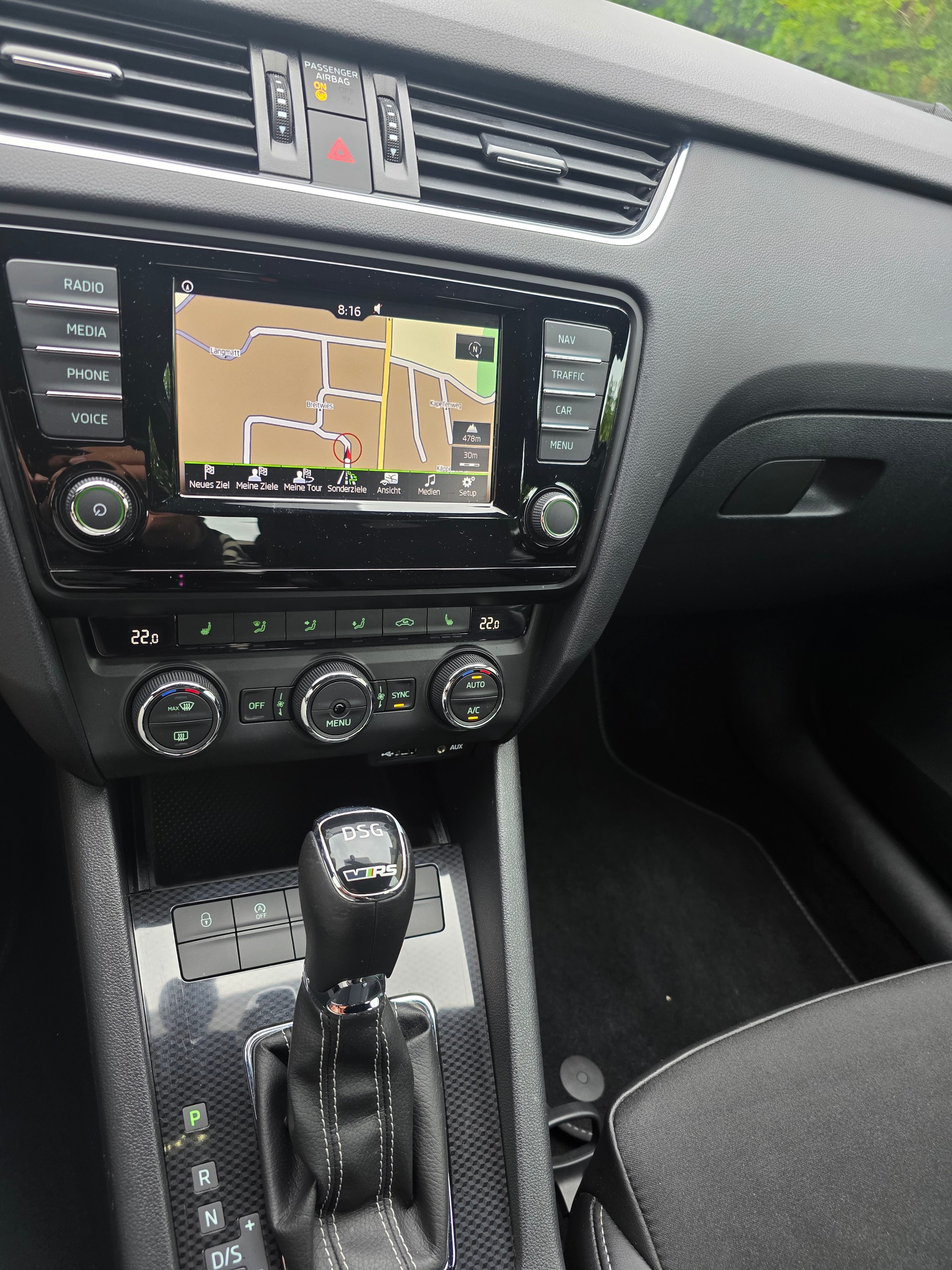 SKODA Octavia Combi 2.0 TDI RS DSG-image-16