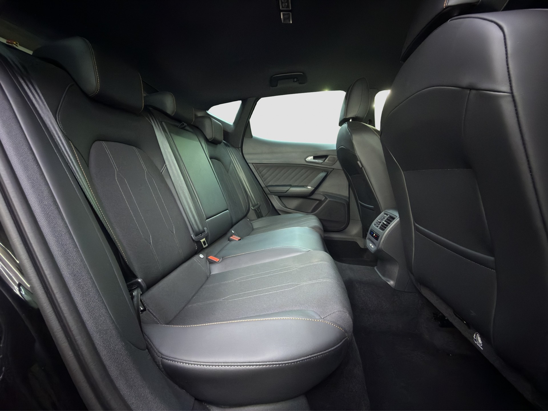 CUPRA Formentor 1.5 TSI DSG-image-15