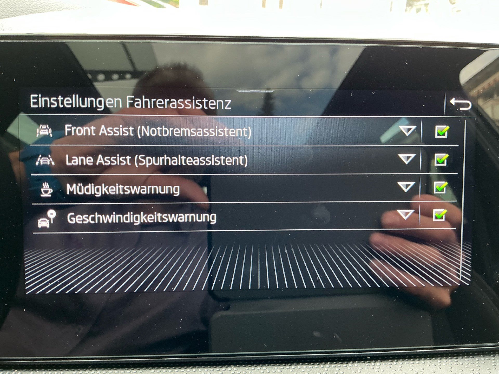 SKODA Kamiq Monte Carlo *** 5 JAHRE SKODA WERKSGARANTIE ***-image-18