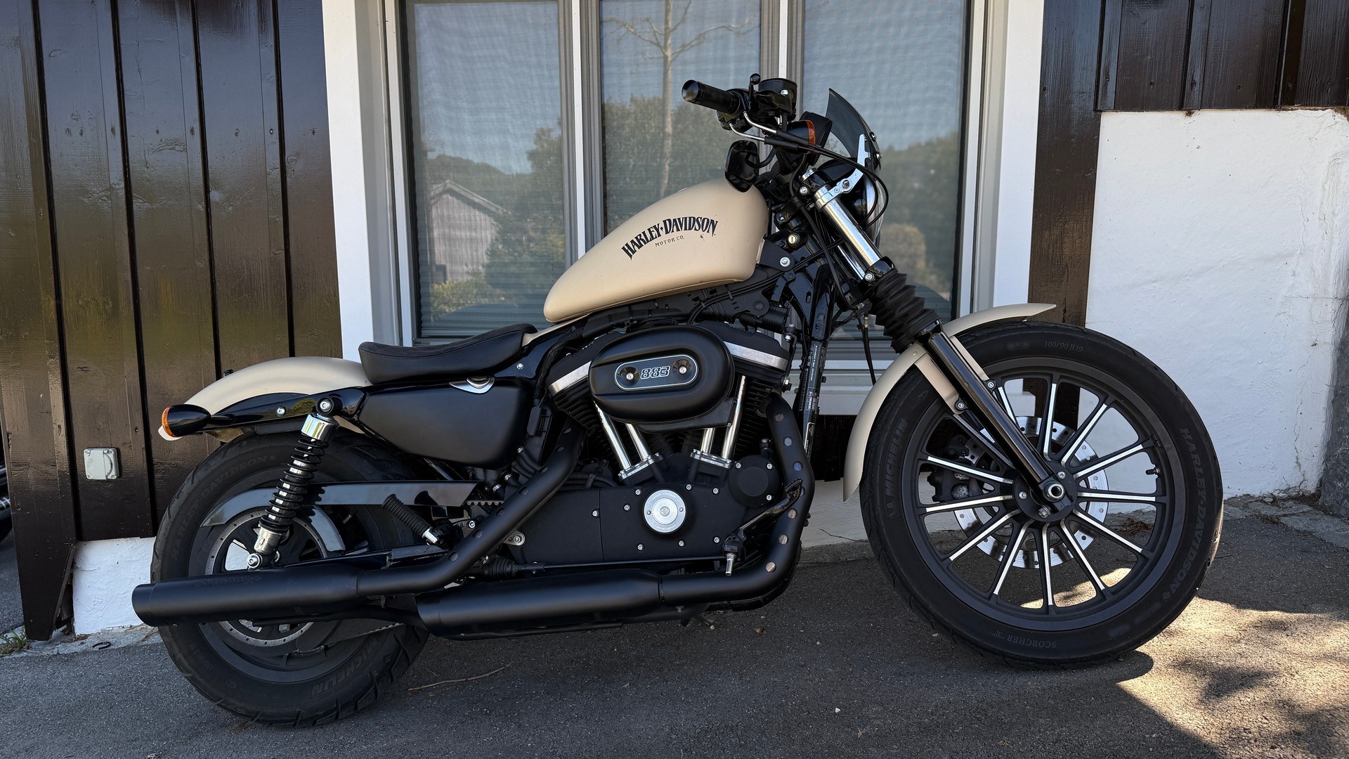 HARLEY-DAVIDSON XL 883 N Sportster Iron ABS-image-0