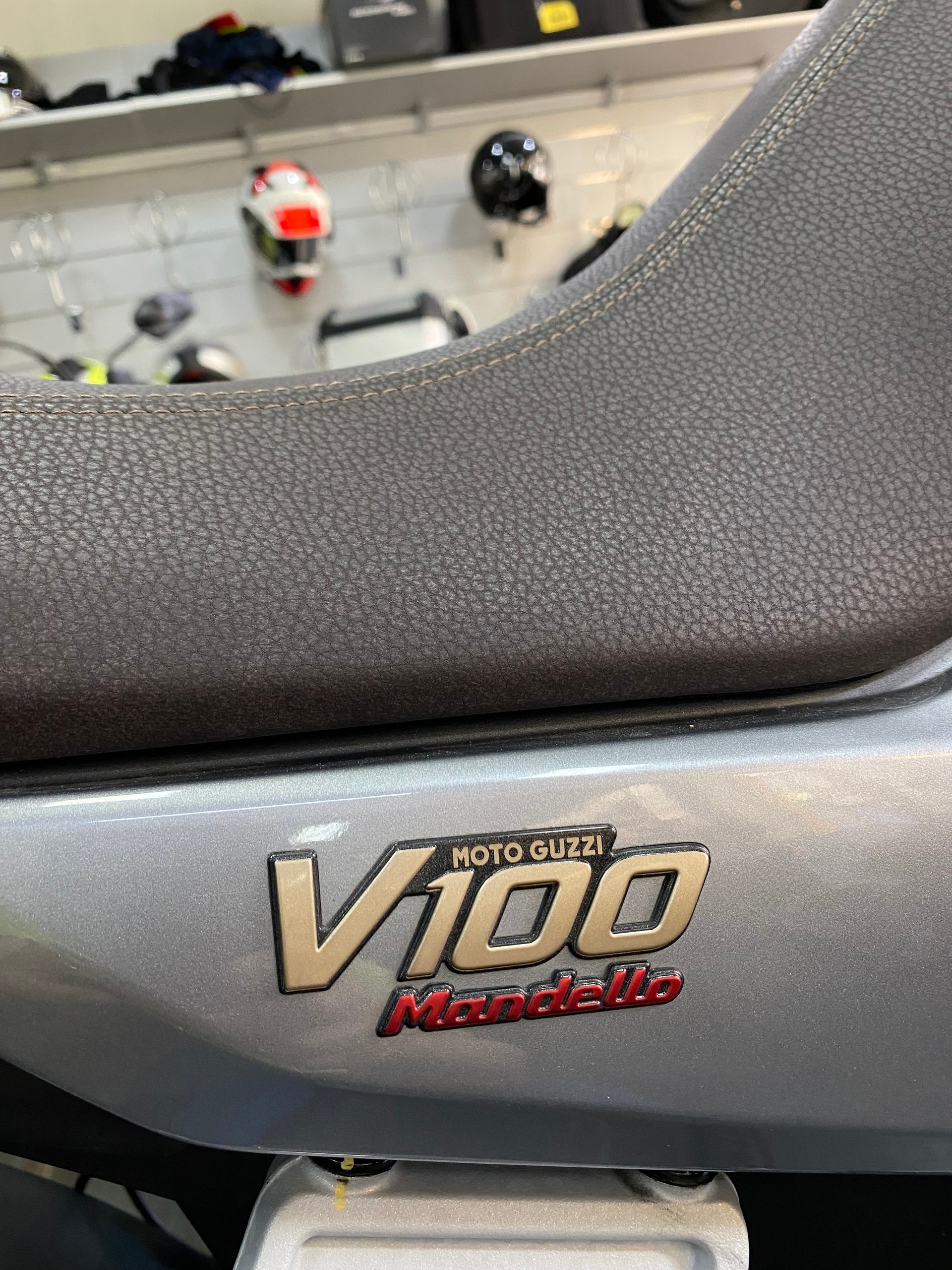 MOTO GUZZI V100 Mandello S-image-5