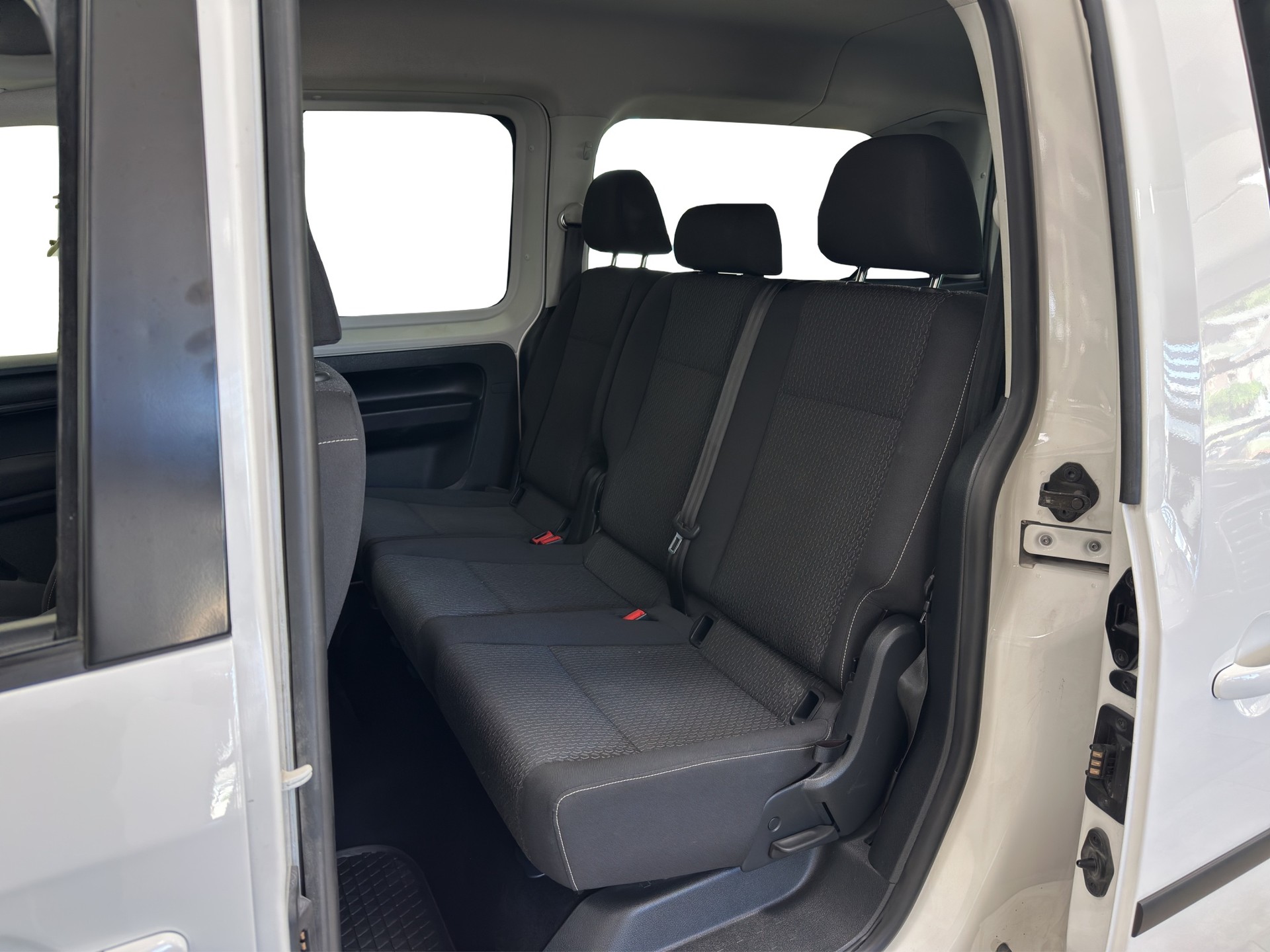 VW Caddy Maxi 1.4 TSI Family-image-16