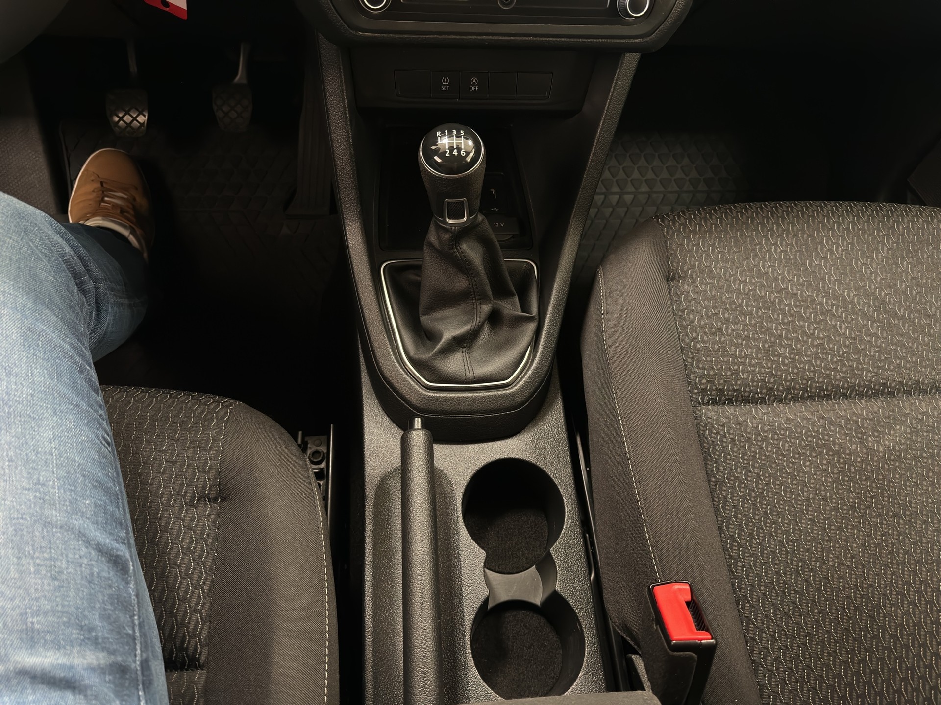 VW Caddy Maxi 1.4 TSI Family-image-24