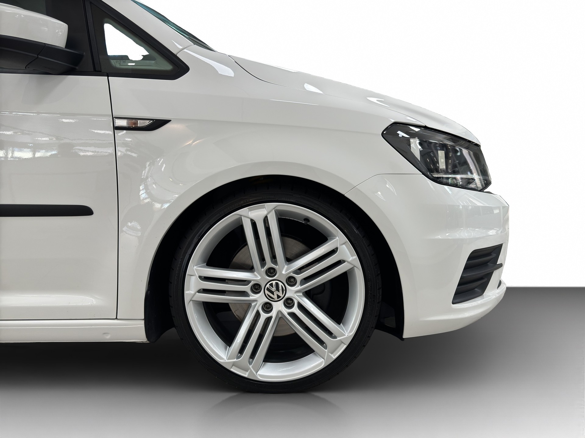 VW Caddy Maxi 1.4 TSI Family-image-5