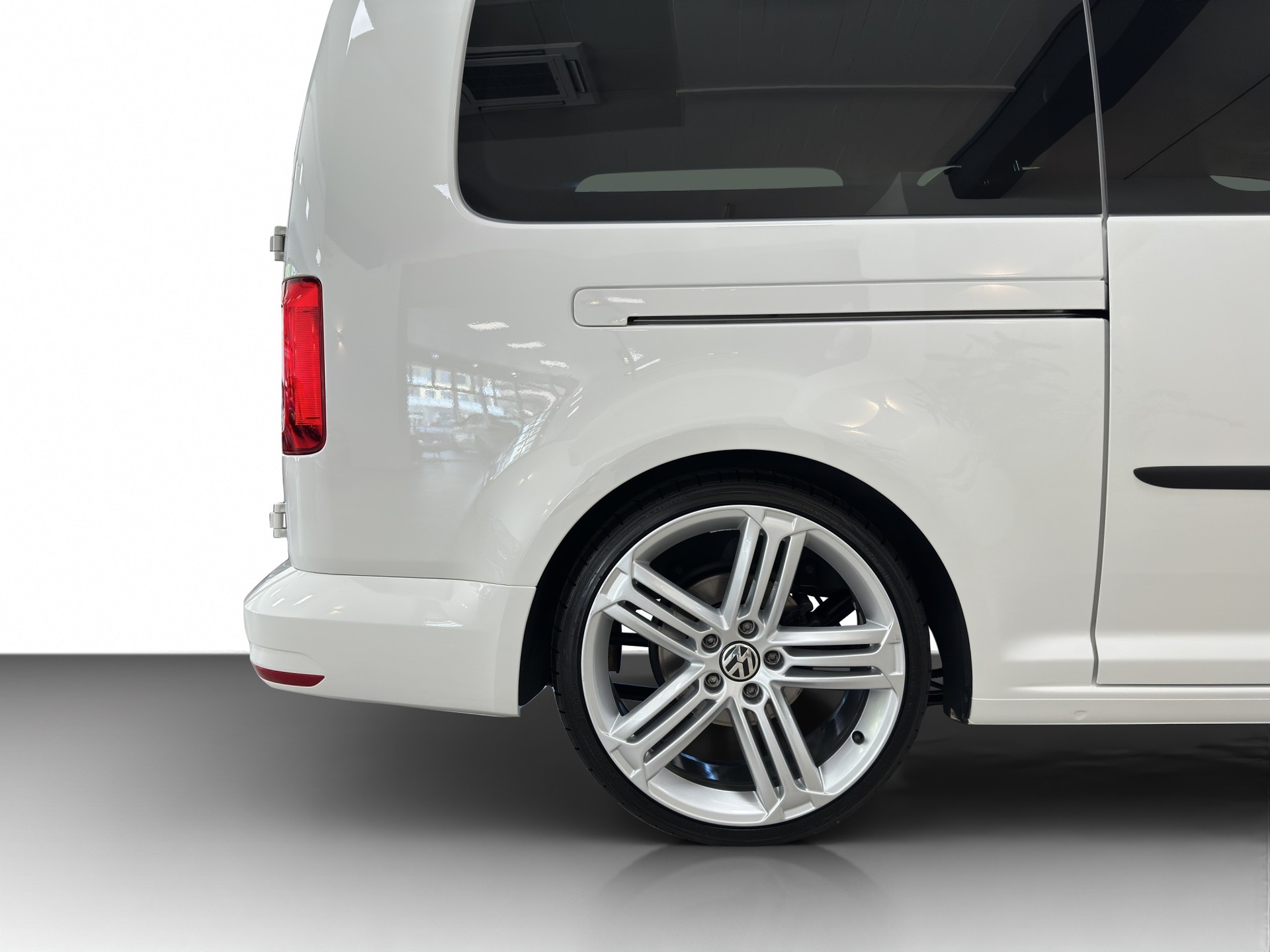 VW Caddy Maxi 1.4 TSI Family-image-11