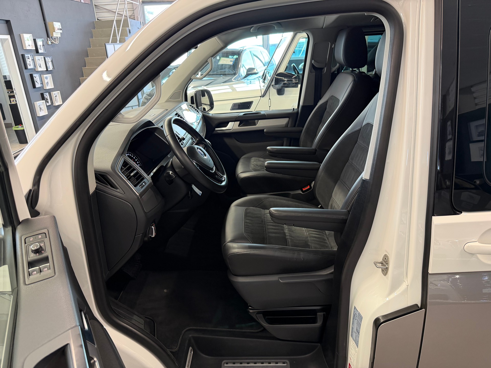 VW T6 Multivan 2.0 TDI Highline 4Motion DSG-image-10