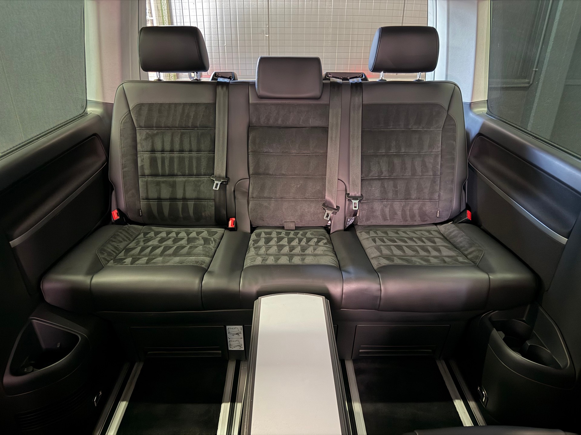 VW T6 Multivan 2.0 TDI Highline 4Motion DSG-image-25