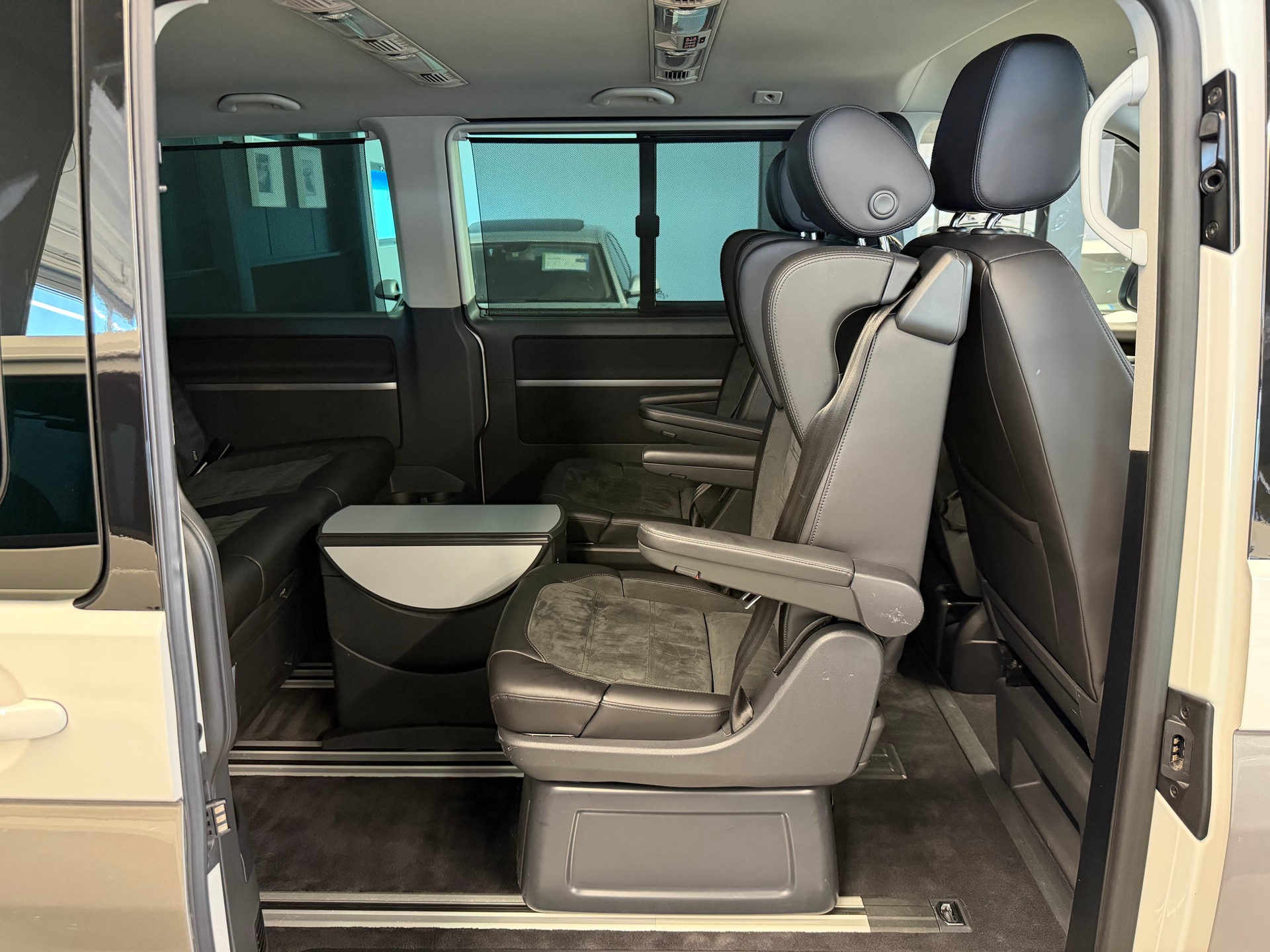 VW T6 Multivan 2.0 TDI Highline 4Motion DSG-image-22